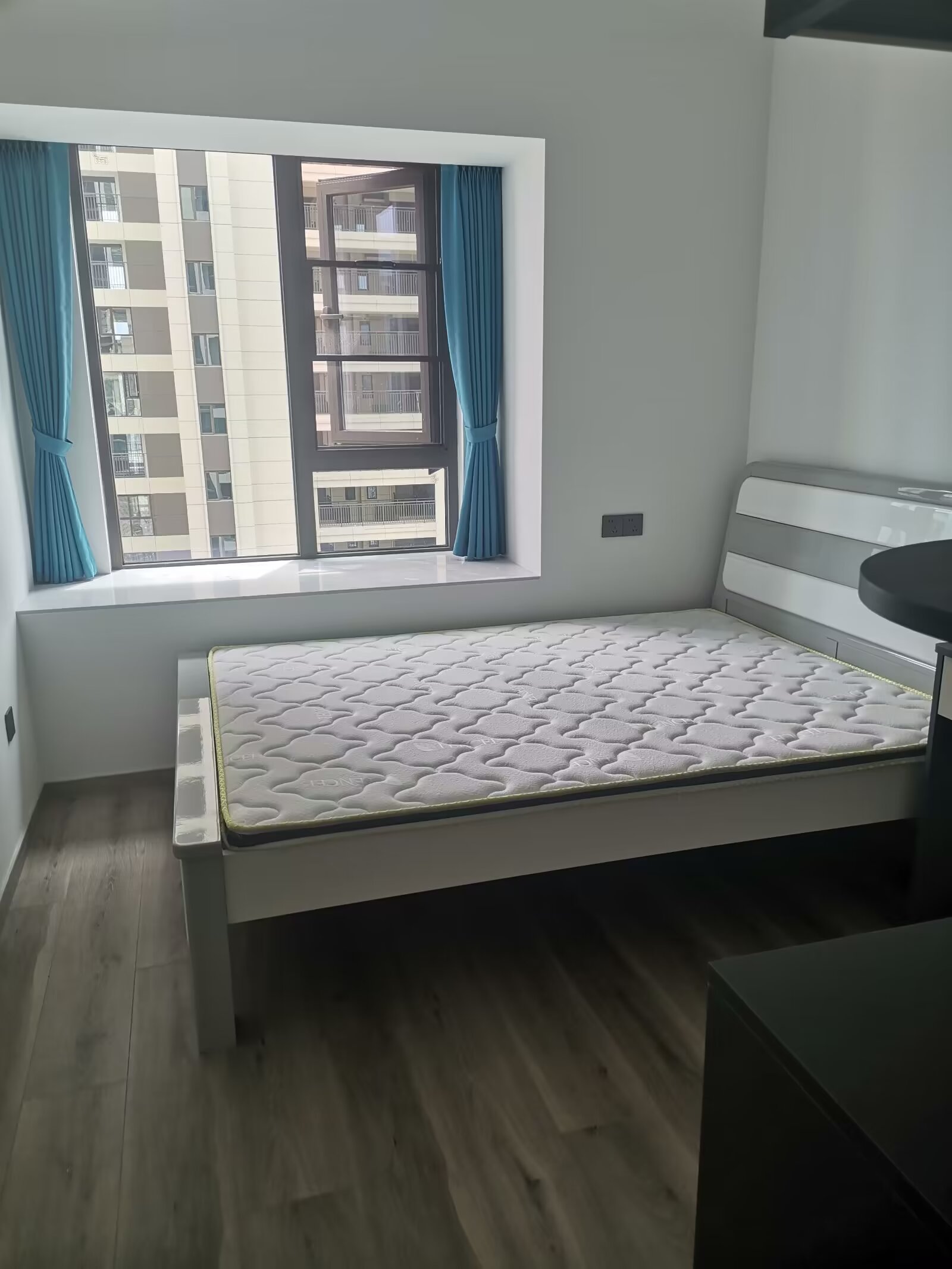 世茂云城  3室2厅2卫    2000.0元/月室内图