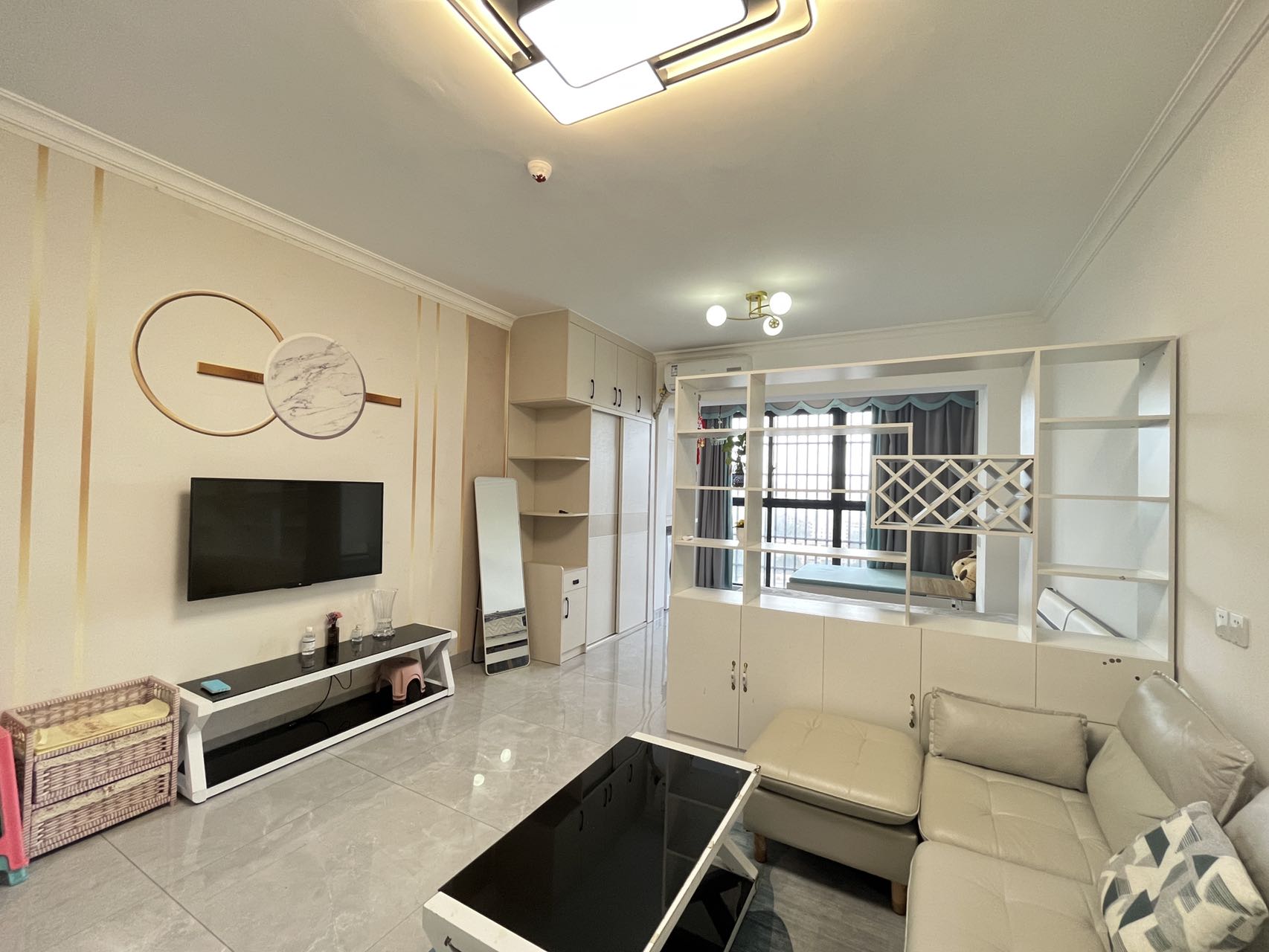 和谐家园（锦和广场）  1室1厅1卫    2300.0元/月室内图