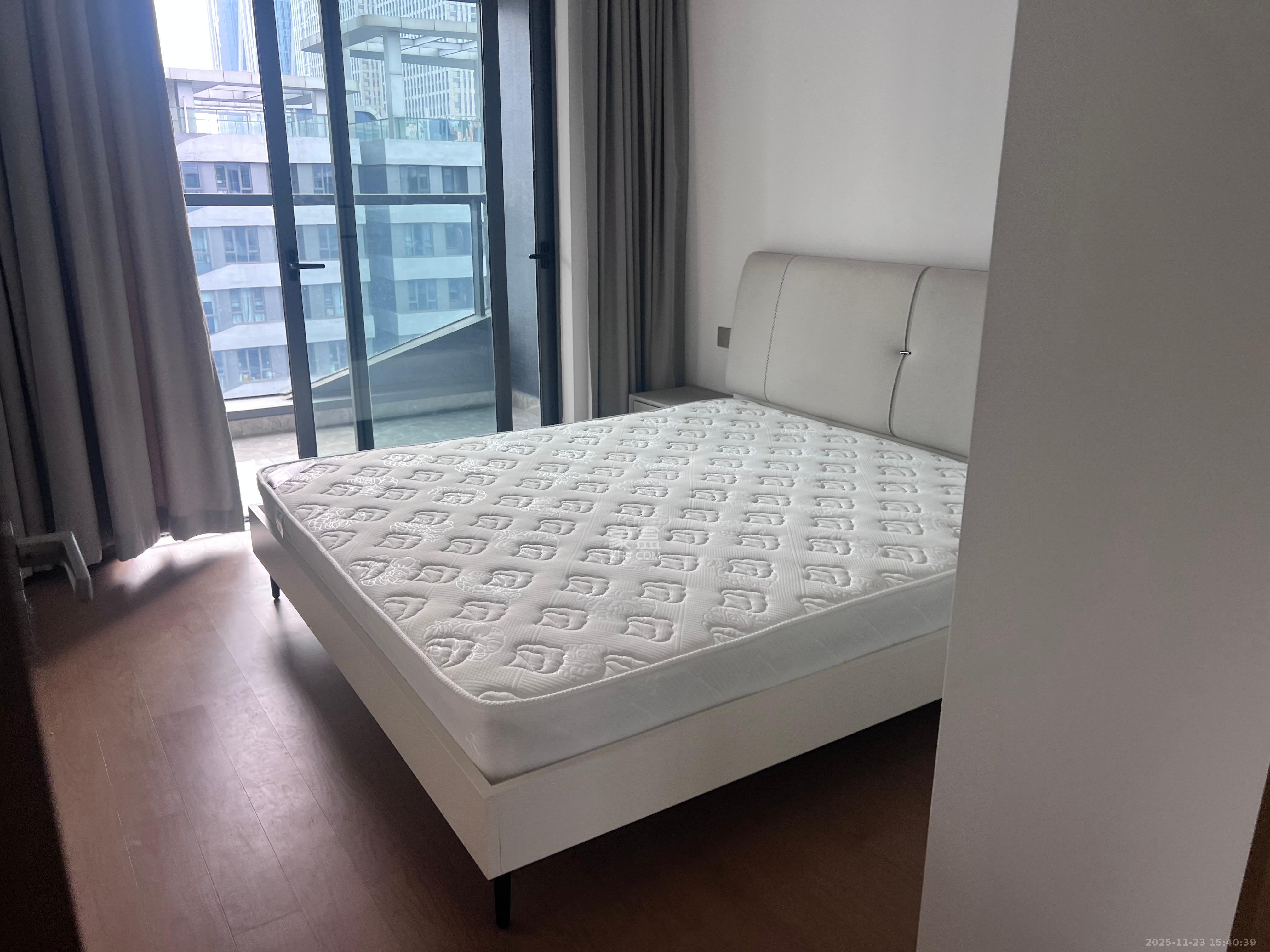 复地滨江金融中心  4室2厅2卫    5500.0元/月室内图