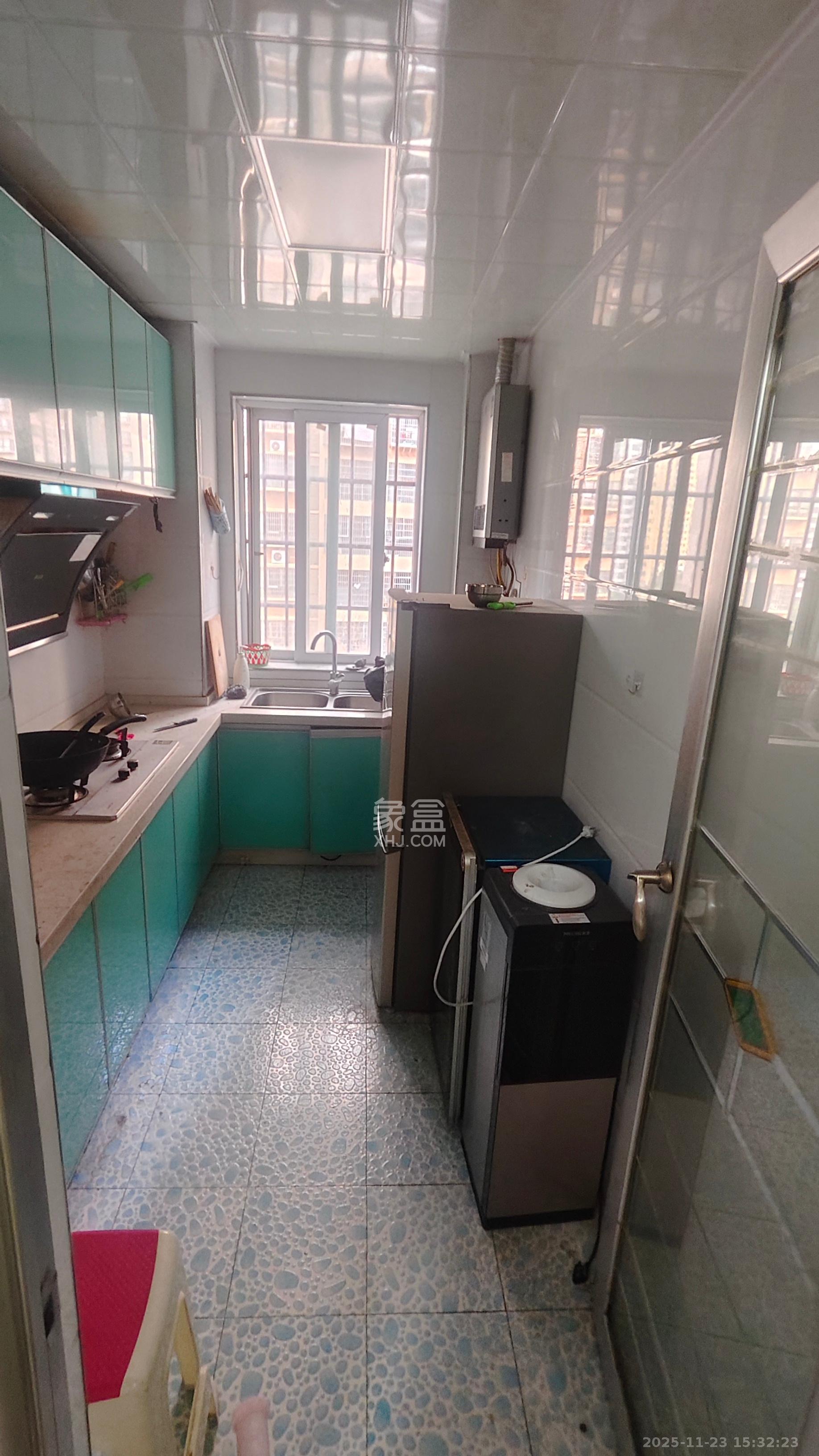 家和苑(原梅溪湖保障性住房一期) 3室2厅1卫 2300.0元/月 家和苑(原梅溪湖保障性住房一期) 3室2厅1卫 2300.0元/月室内图