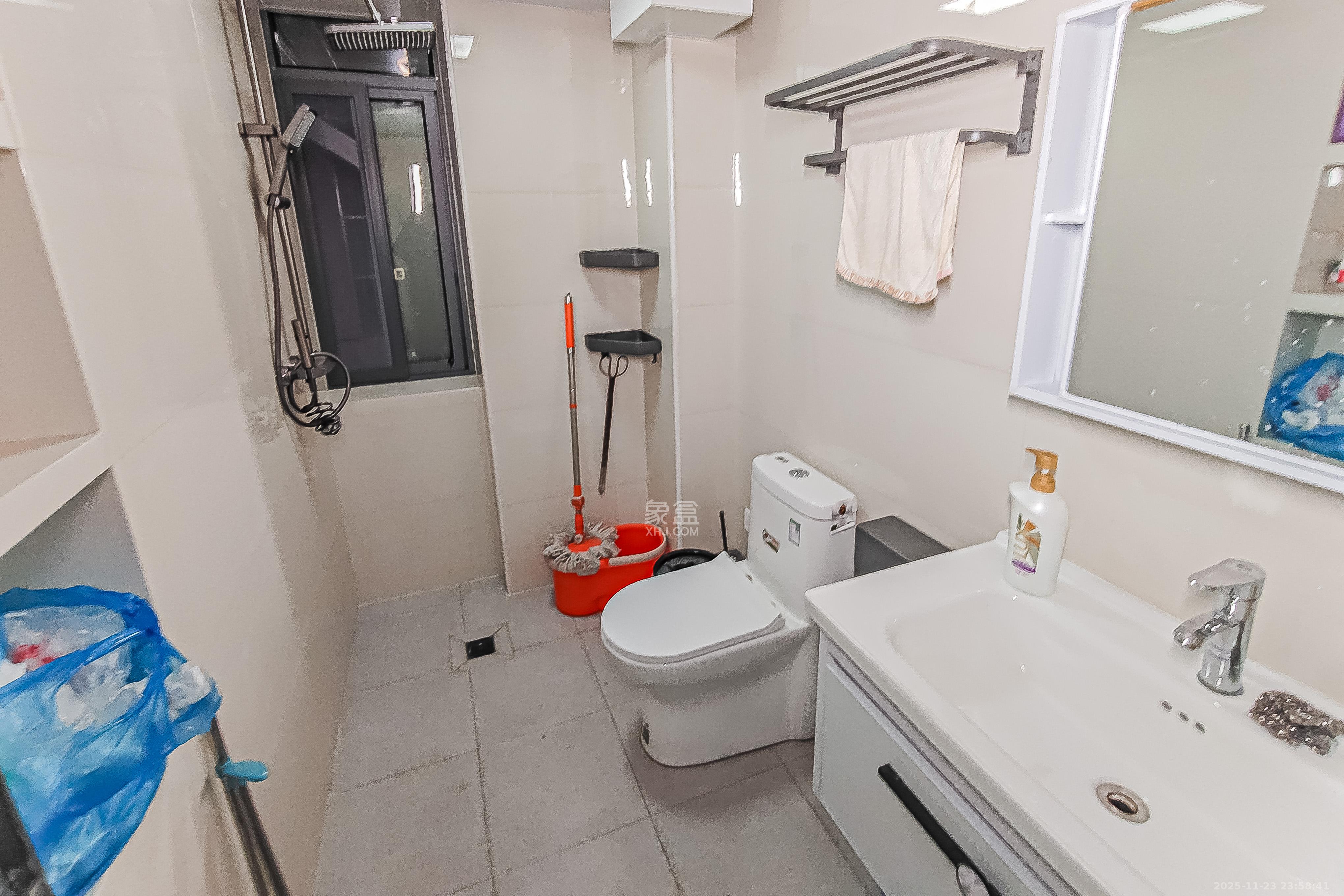 农机宿舍(省农机局大院宿舍) 2室2厅1卫 88.0万 农机宿舍(省农机局大院宿舍) 2室2厅1卫 88.0万卫生间