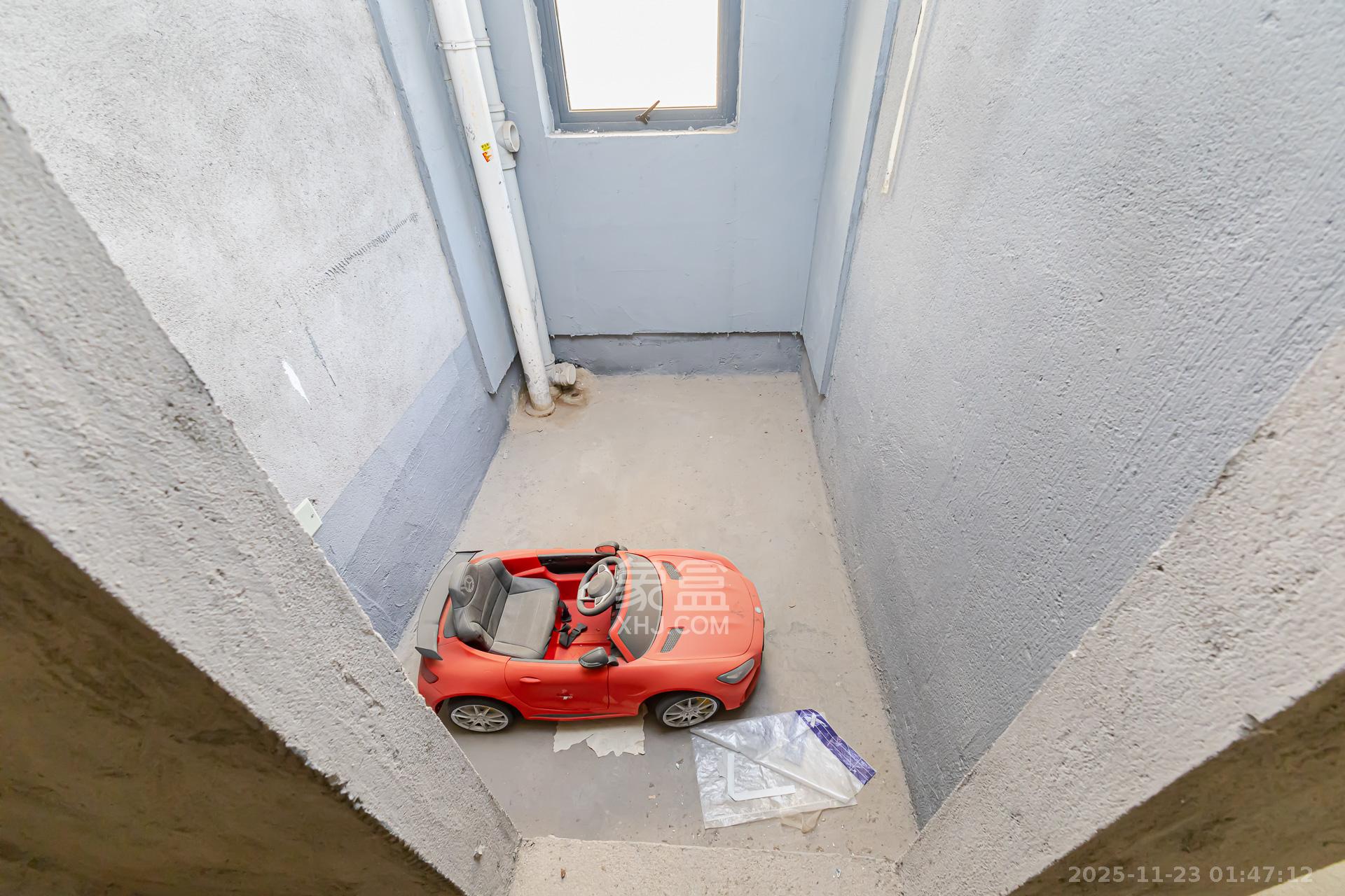 明发国际城 4室2厅2卫 102.0万 明发国际城 4室2厅2卫 102.0万卫生间