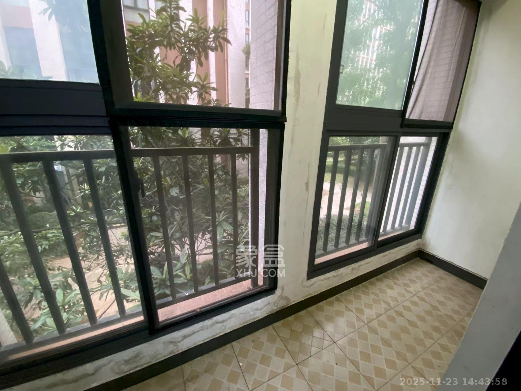 中建芙蓉工社 1室2厅1卫 1700.0元/月 中建芙蓉工社 1室2厅1卫 1700.0元/月室内图