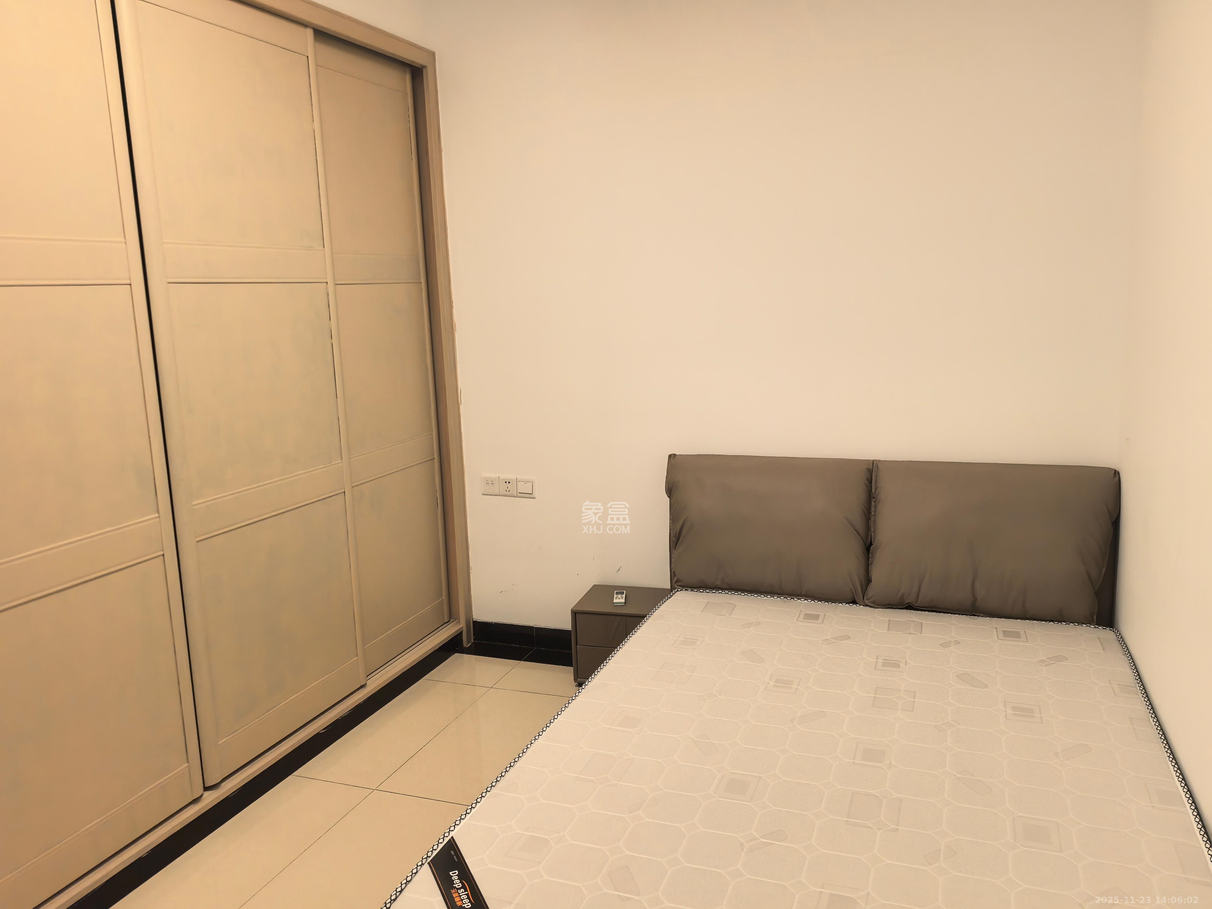 公园9号  2室2厅1卫    3800.0元/月室内图