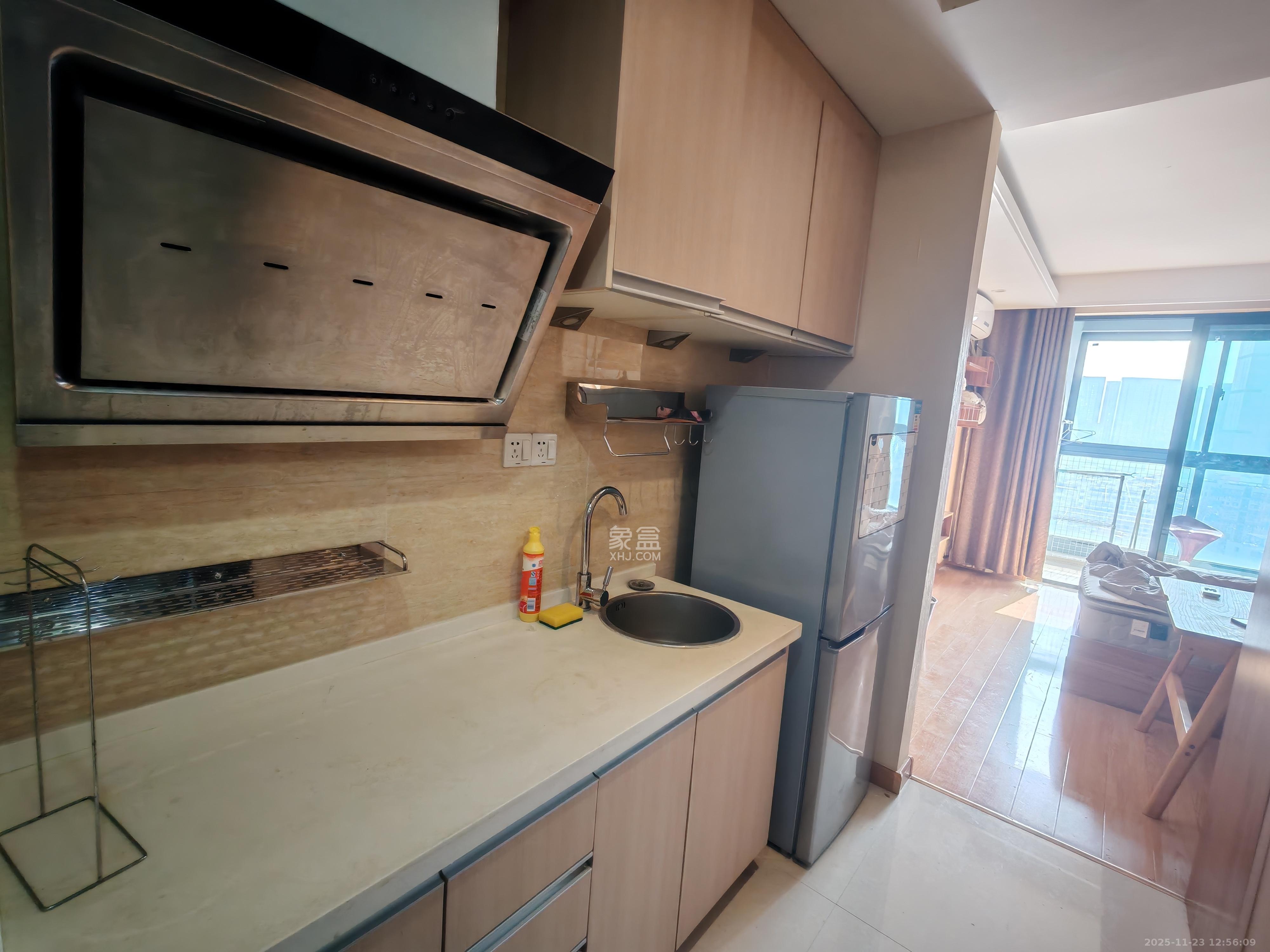 绿地中央广场 1室0厅0卫 1500.0元/月 绿地中央广场 1室0厅0卫 1500.0元/月室内图