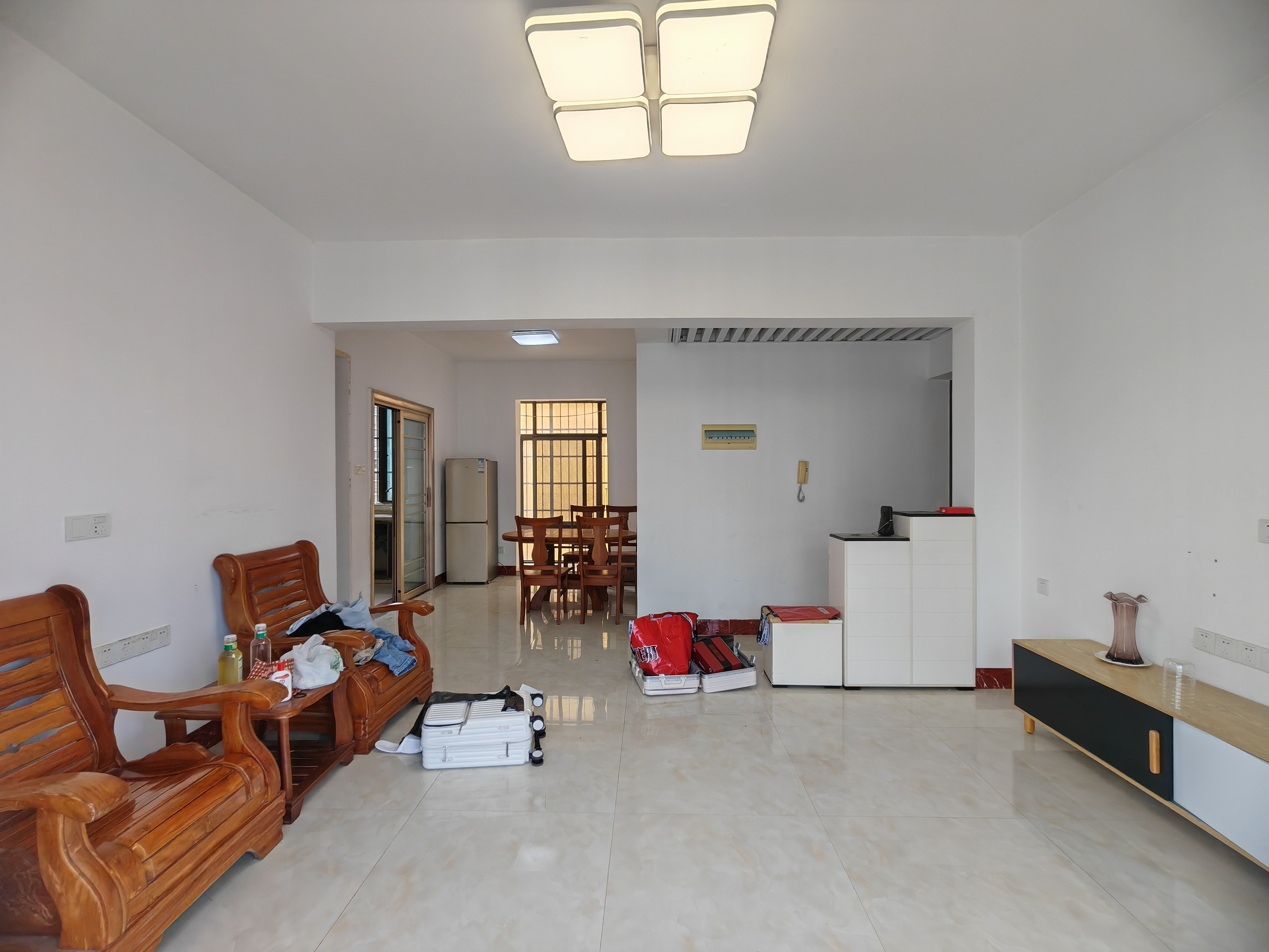 国和苑 3室2厅2卫 2800.0元/月 国和苑 3室2厅2卫 2800.0元/月室内图