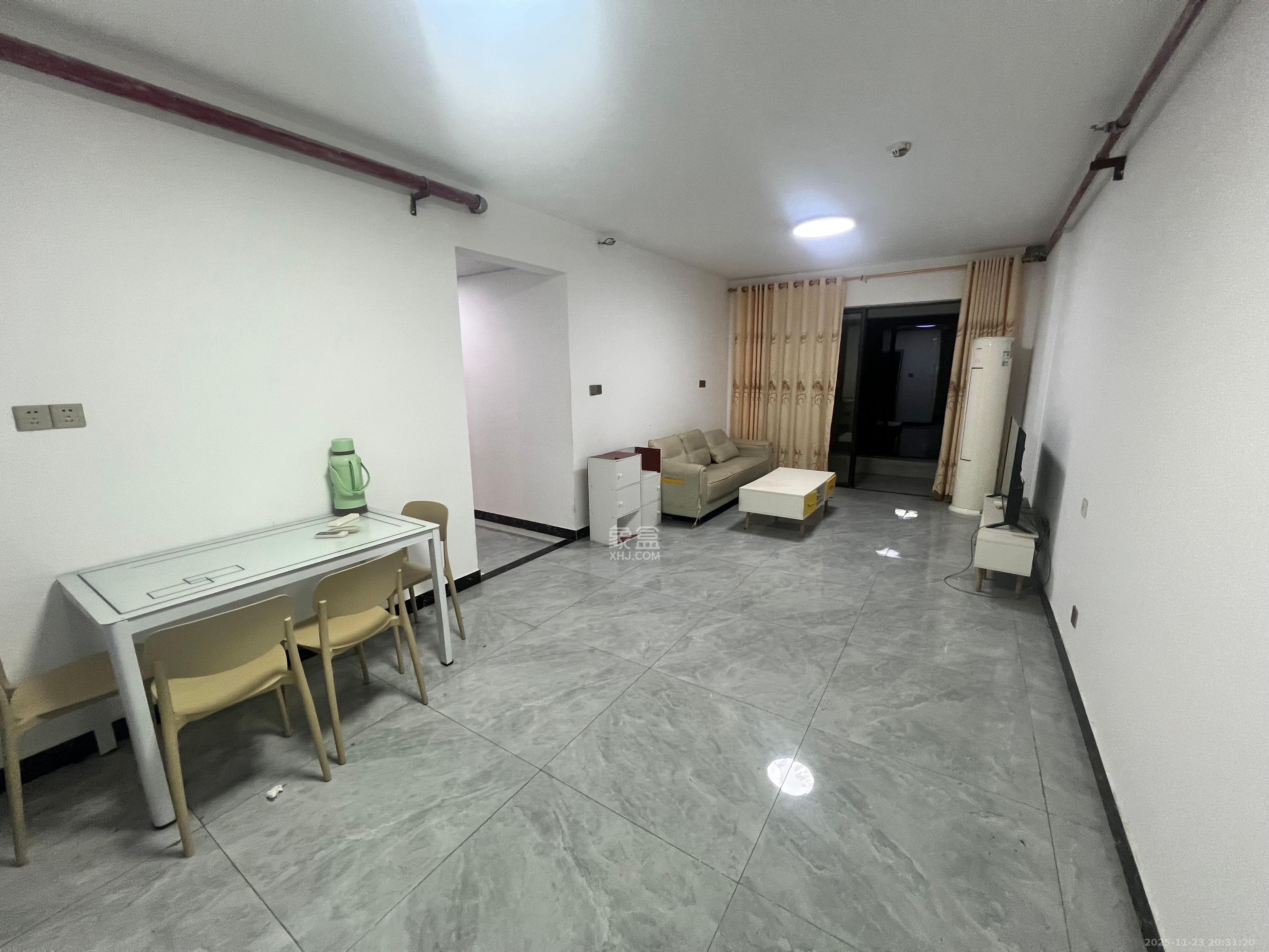 南山梅溪一方 3室2厅2卫 2300.0元/月 南山梅溪一方 3室2厅2卫 2300.0元/月室内图