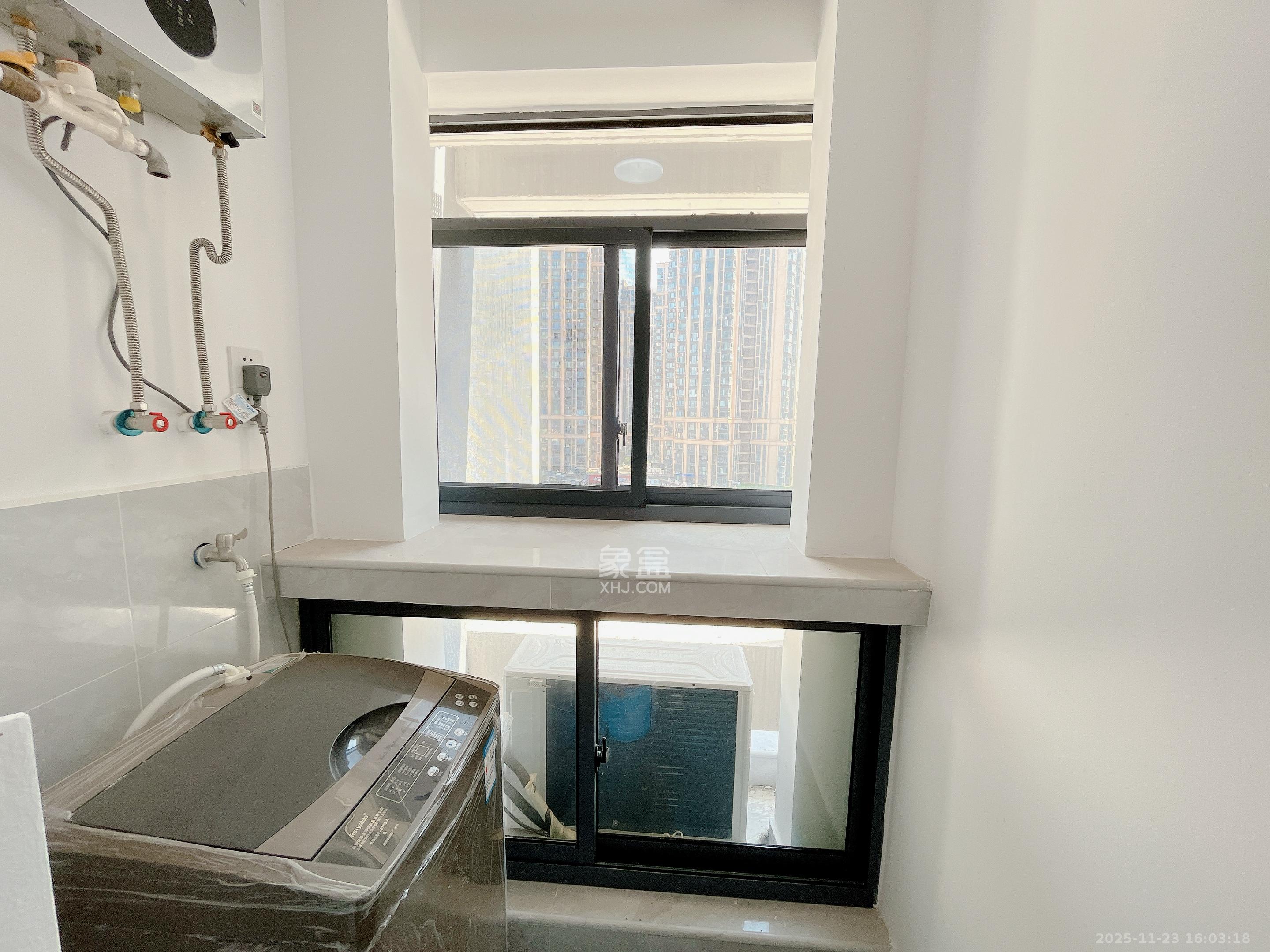 天健城  1室1厅1卫    2200.0元/月室内图