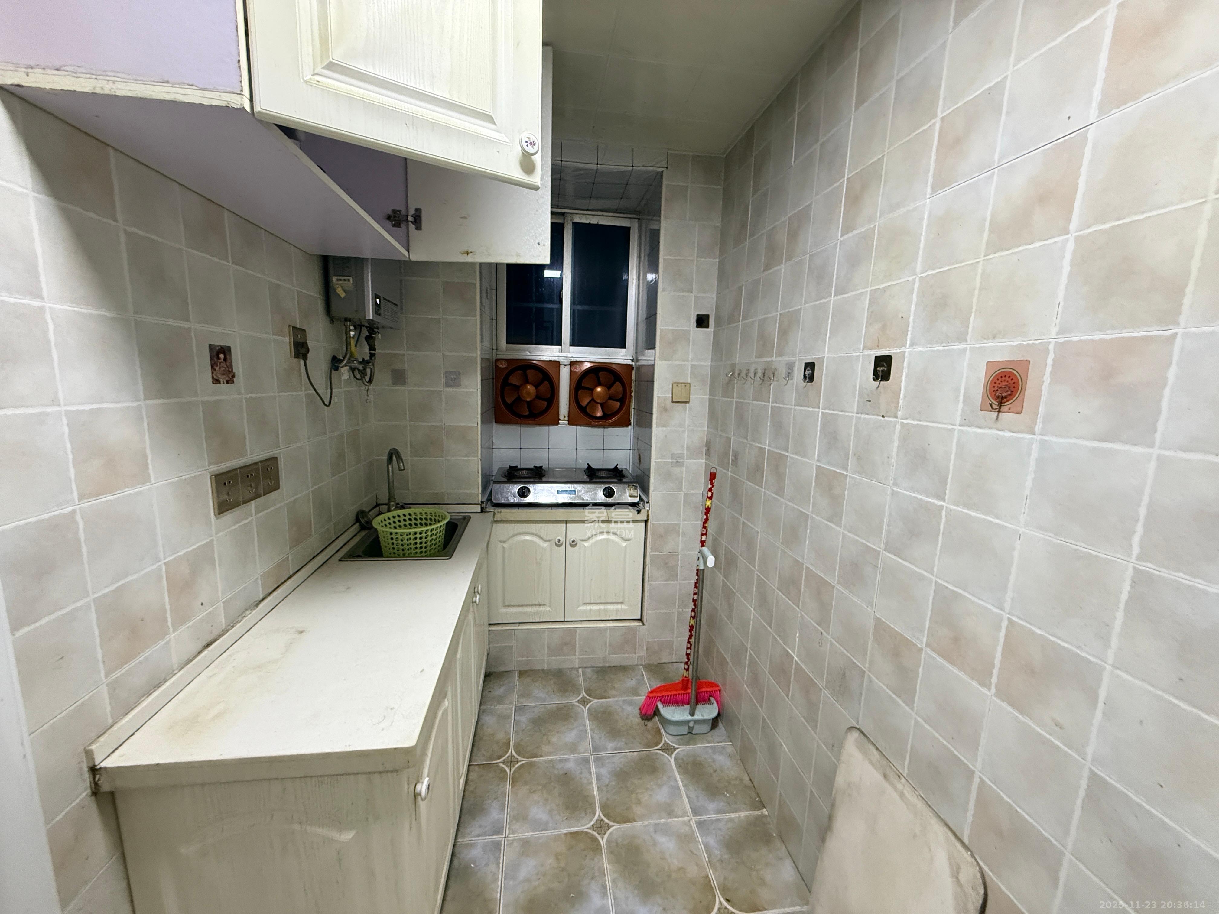 石子冲巷  1室1厅1卫    1500.0元/月室内图