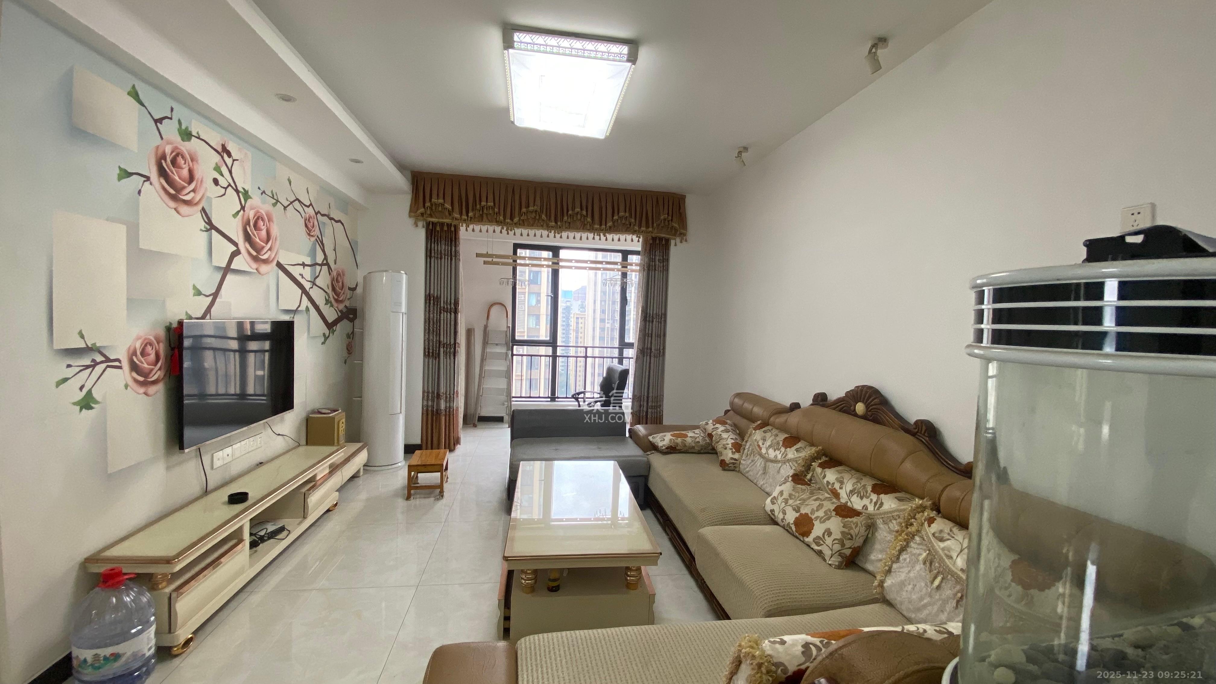 东城港  3室2厅1卫    2500.0元/月