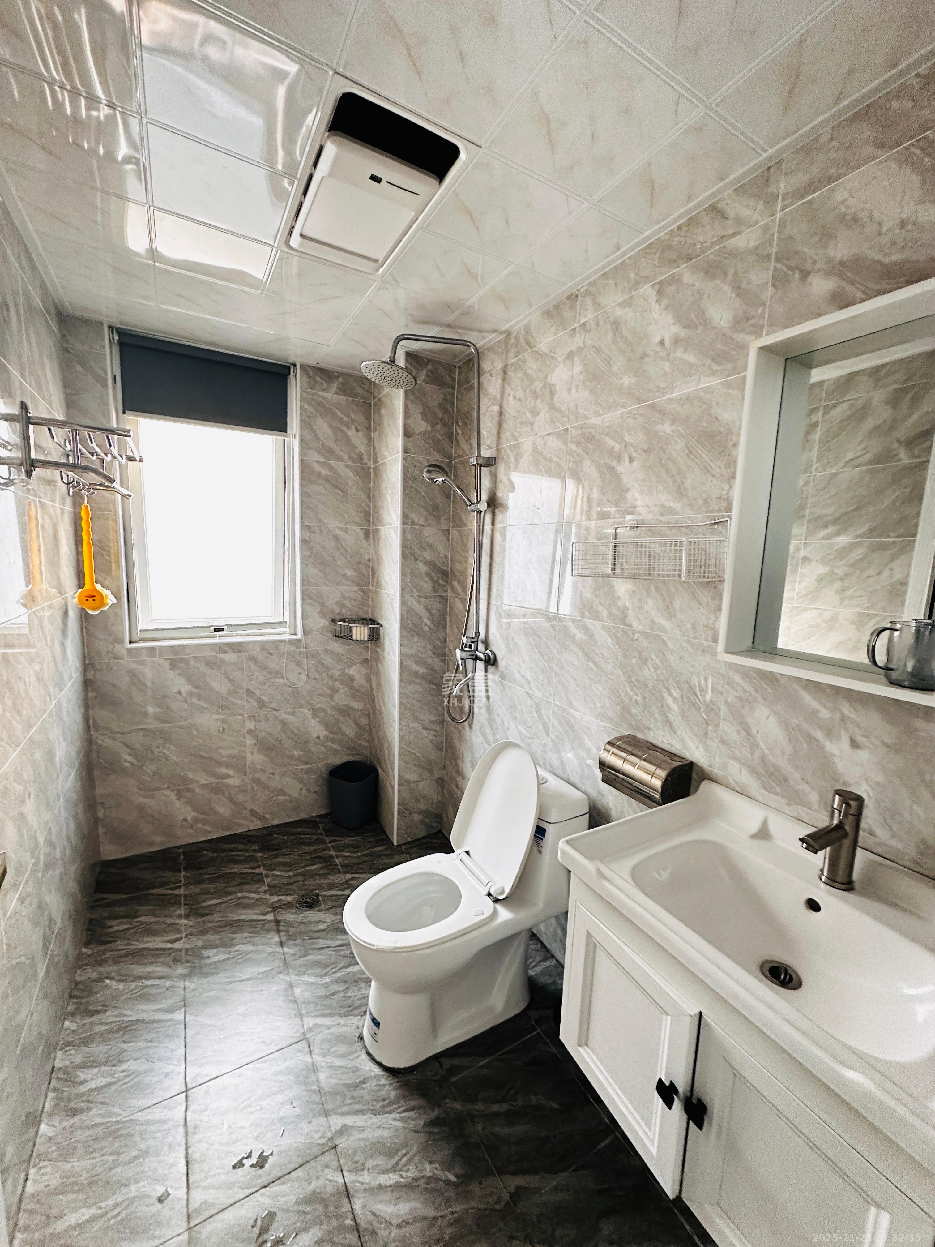 北辰三角洲E7区  3室2厅2卫    4200.0元/月室内图