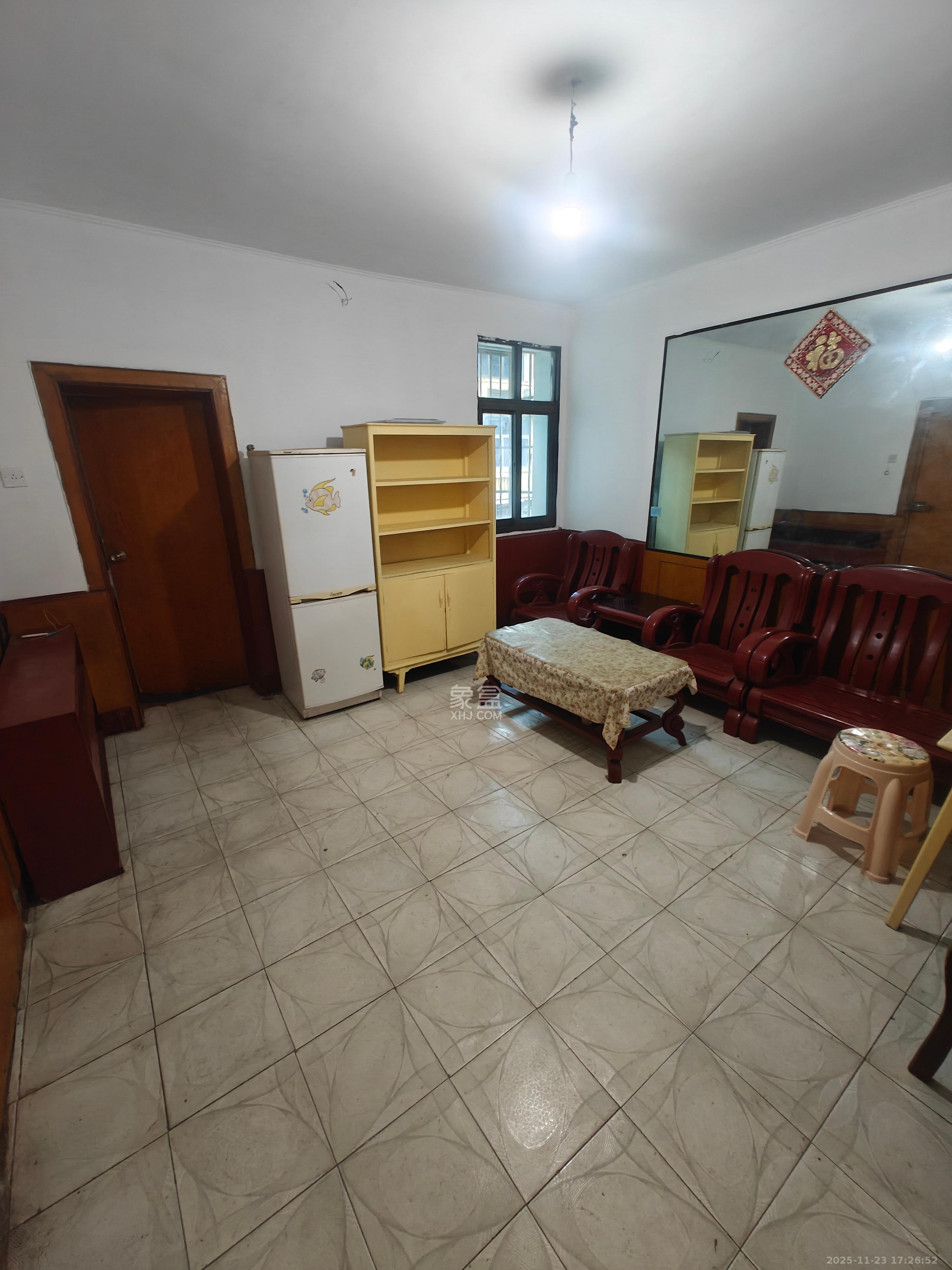 燕山街社区 2室1厅1卫 1500.0元/月 燕山街社区 2室1厅1卫 1500.0元/月室内图