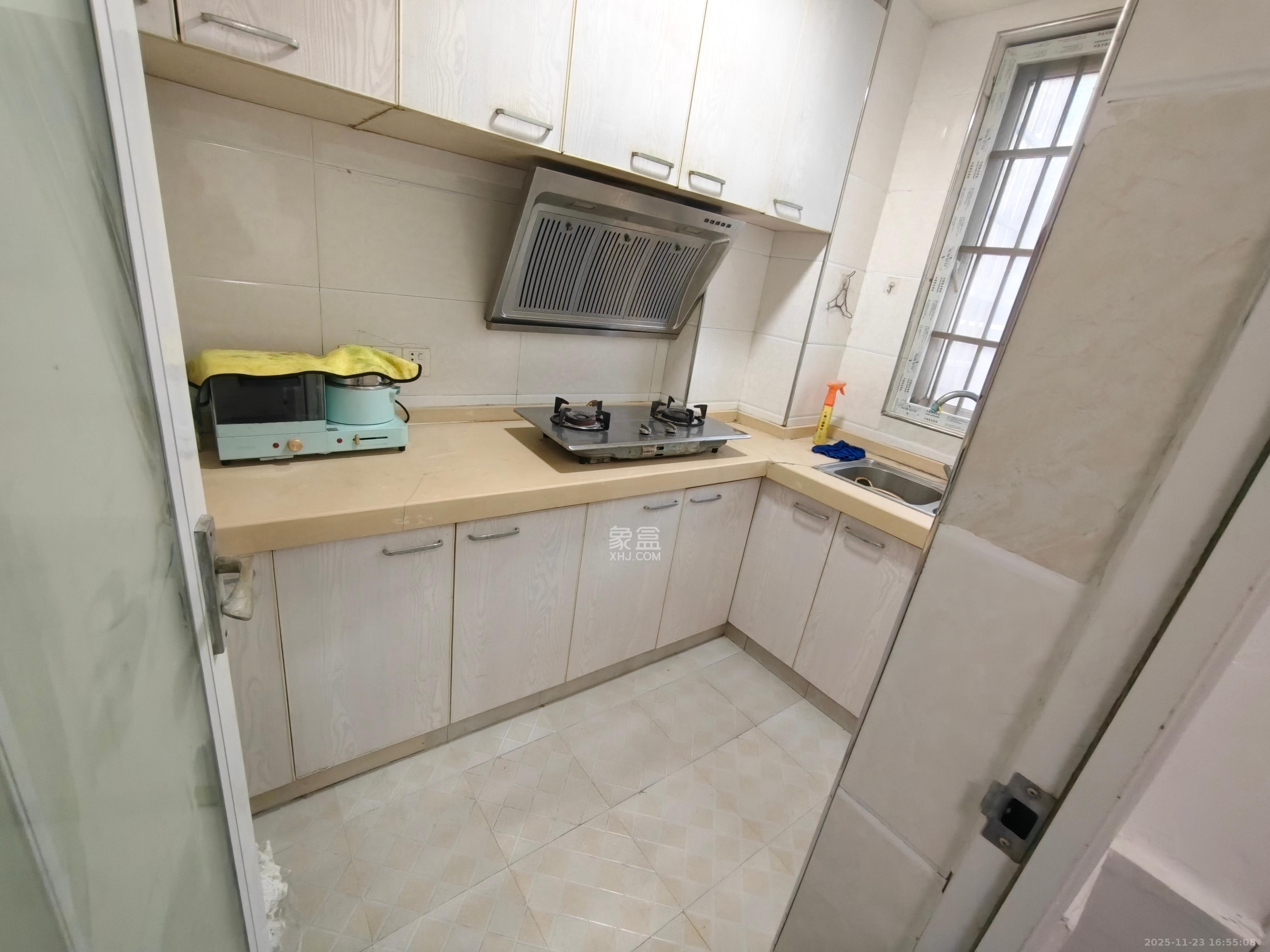 金石蓉园  1室1厅1卫    1200.0元/月室内图