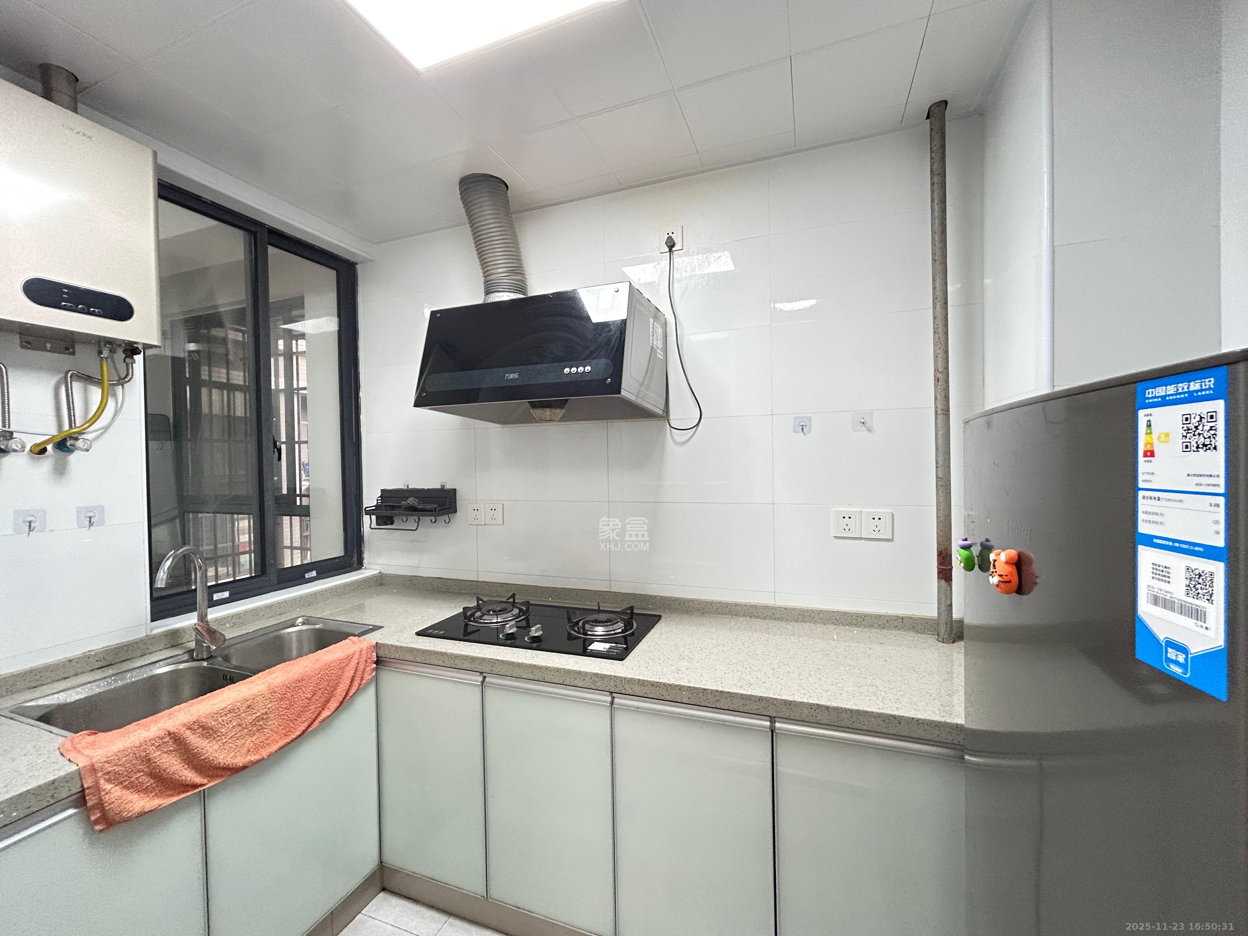 丰源国际 2室2厅1卫 1600.0元/月 丰源国际 2室2厅1卫 1600.0元/月室内图