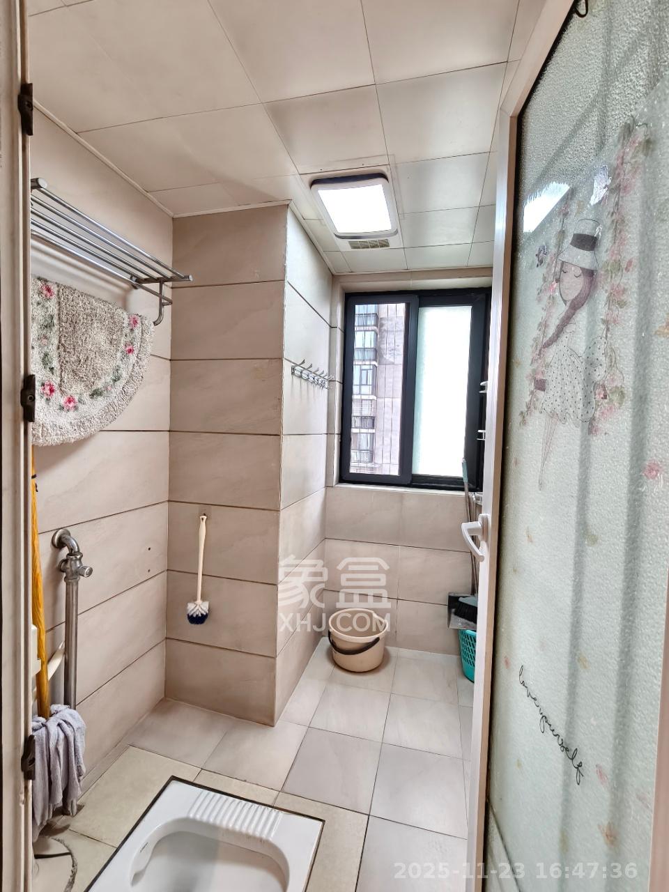 浏阳河畔家园  3室2厅2卫    2500.0元/月室内图