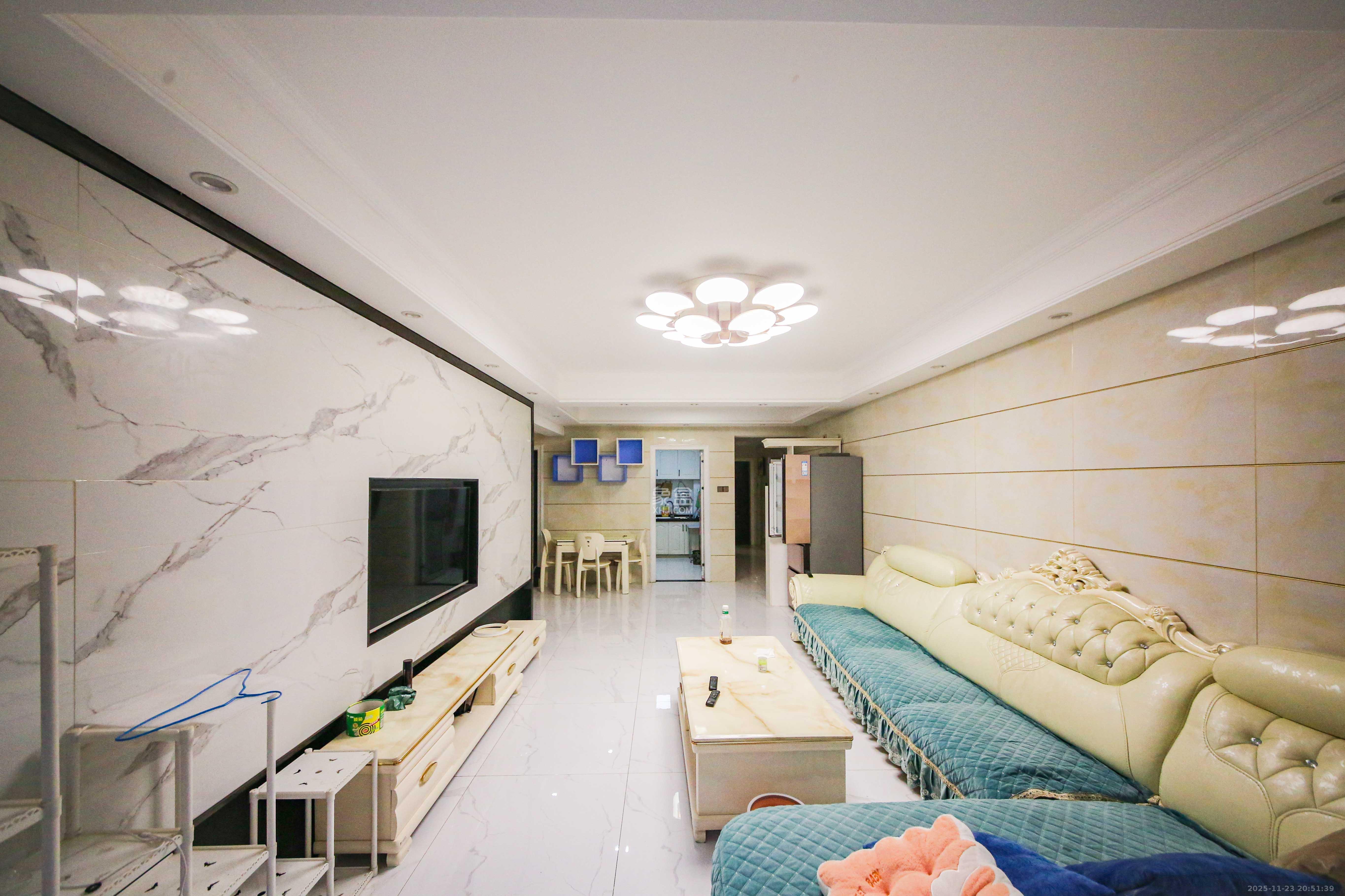 才子嘉都 1室0厅0卫 98.0万 才子嘉都 1室0厅0卫 98.0万客厅