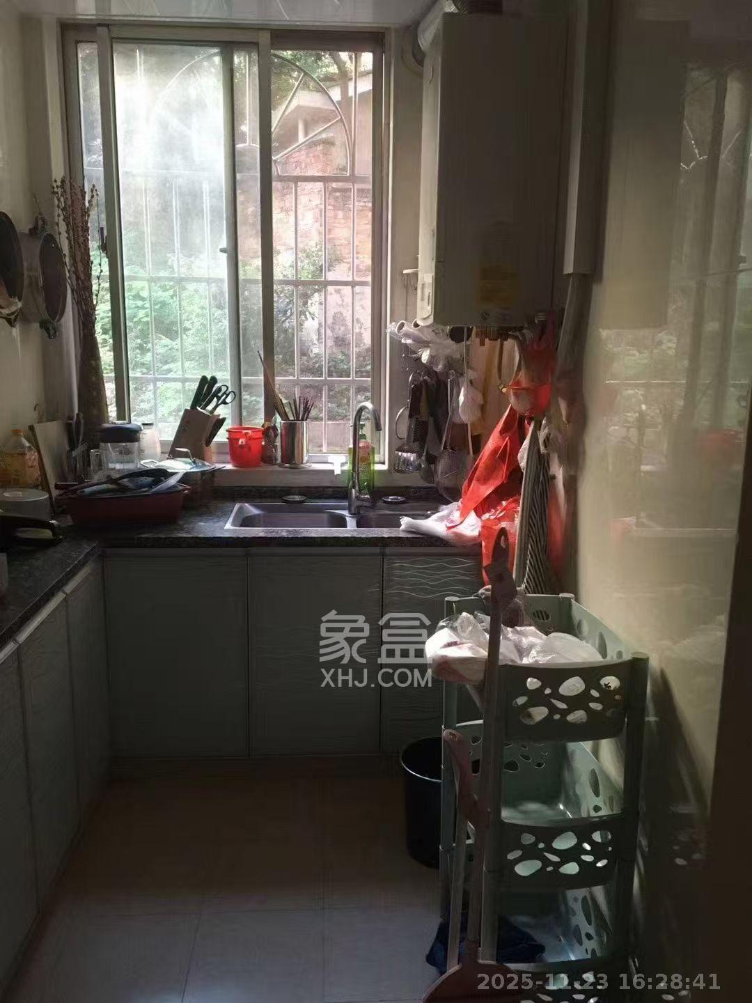 白沙花园 2室2厅1卫 2400.0元/月 白沙花园 2室2厅1卫 2400.0元/月室内图