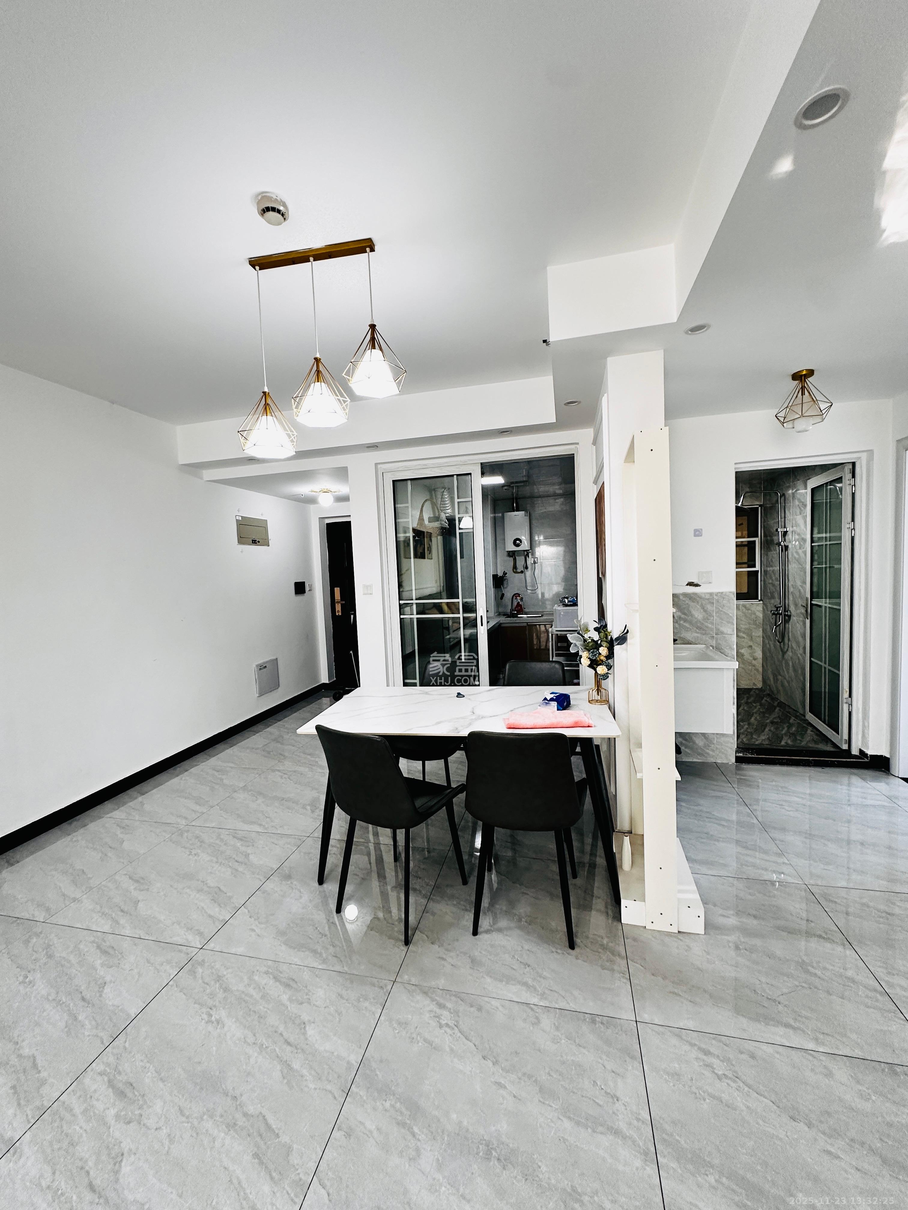 北辰三角洲E7区  3室2厅2卫    4200.0元/月室内图