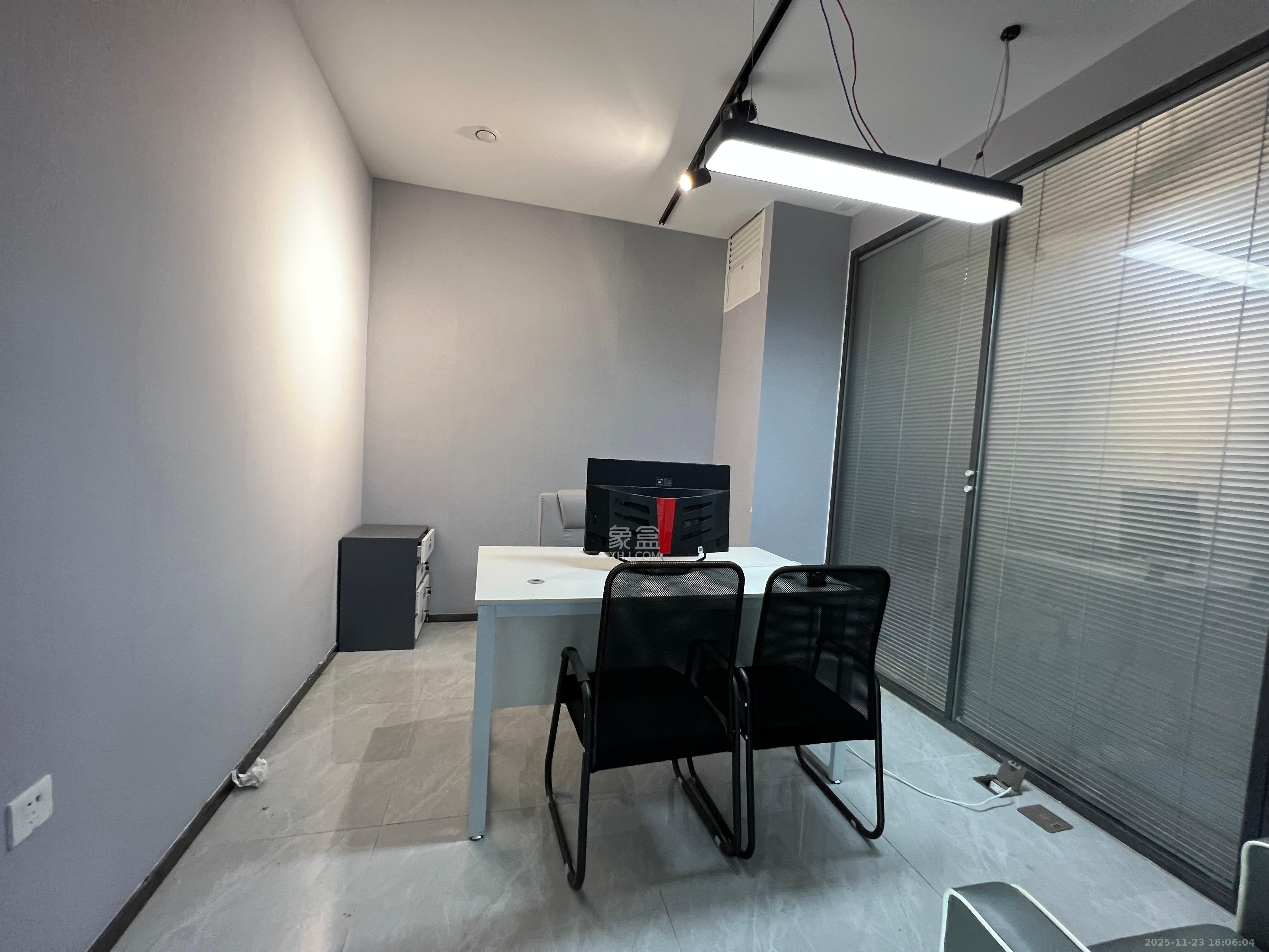 东盈商业广场（华泉城市广场）   120.0㎡      6000.0元/月室内图