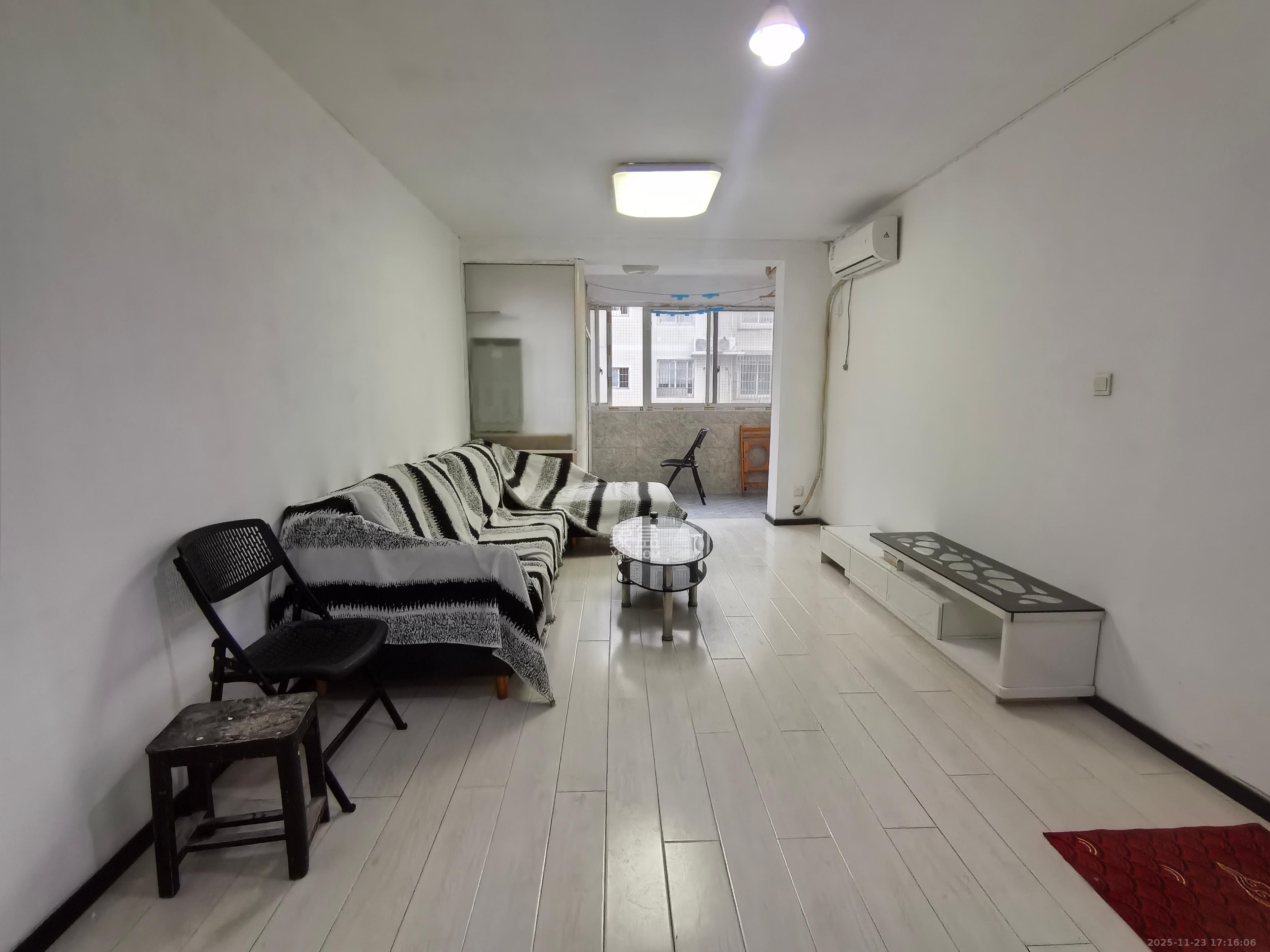 麓谷锦和园 2室2厅1卫 1600.0元/月 麓谷锦和园 2室2厅1卫 1600.0元/月室内图