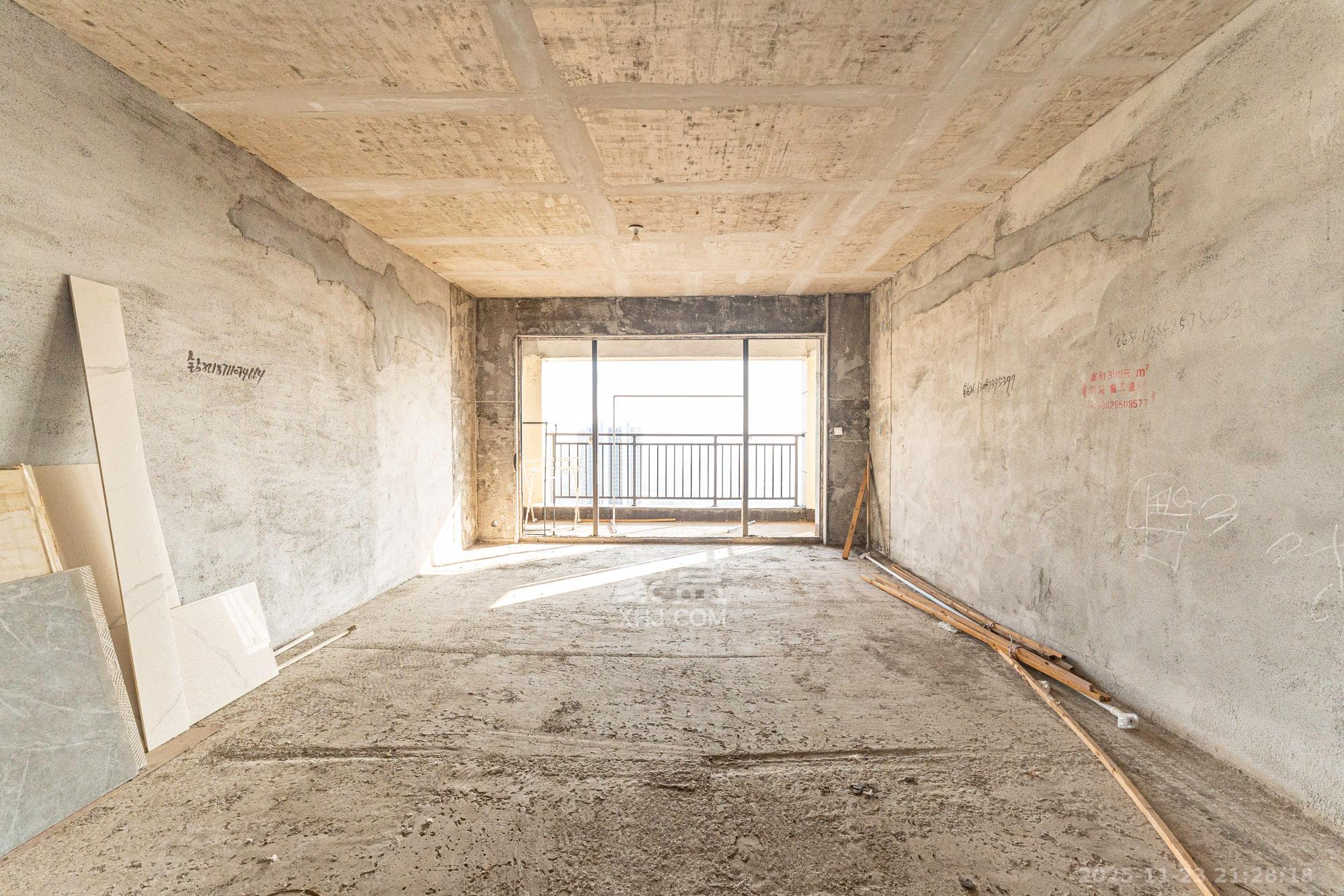 财汇新天地（财汇商务广场）  5室2厅1卫    89.8万