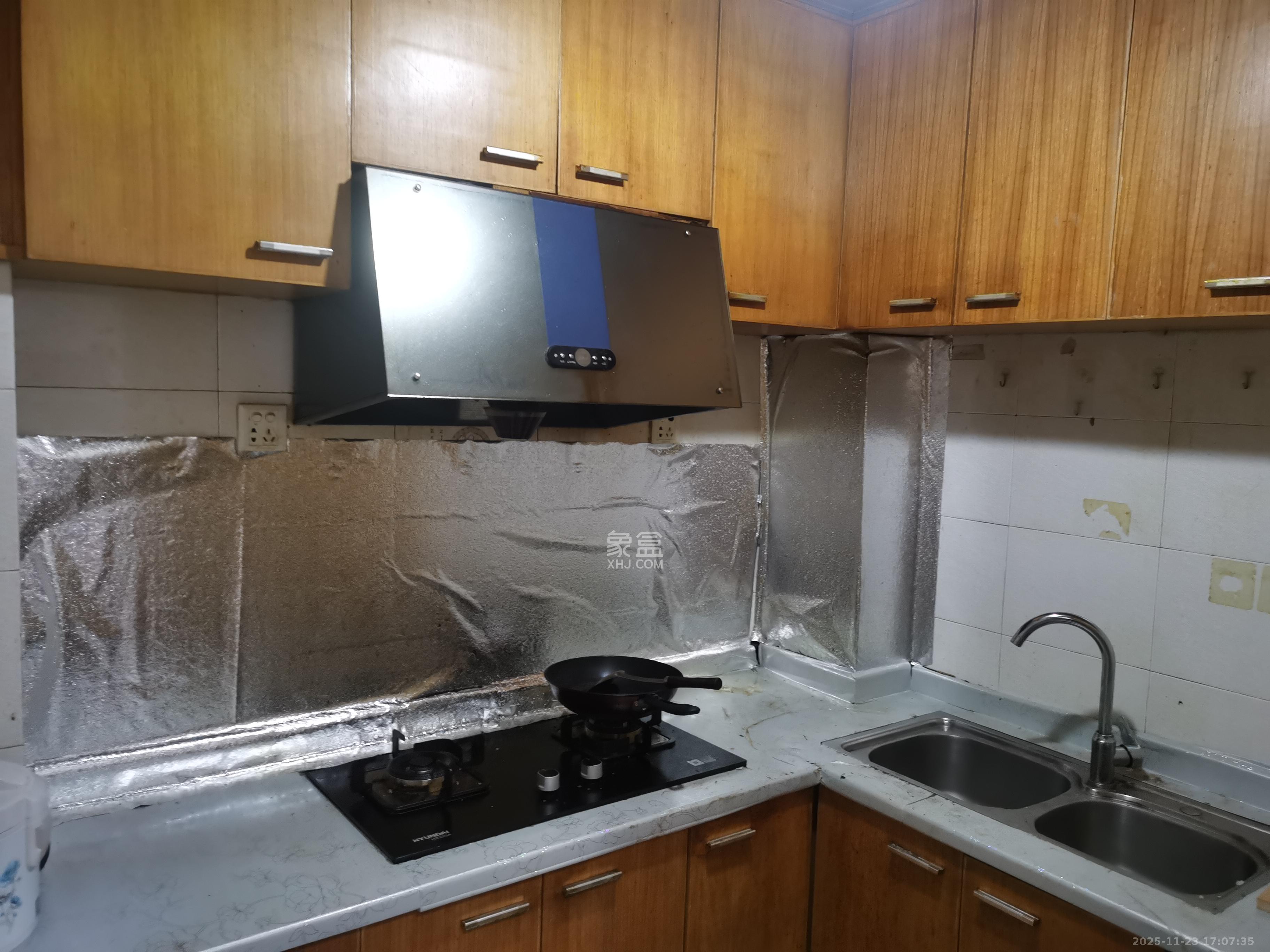 金帆江滨玫瑰园  2室1厅1卫    1300.0元/月室内图