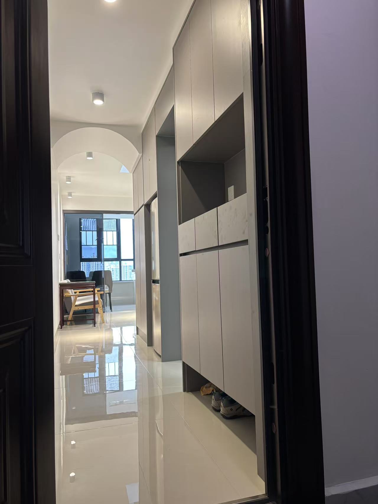 唯读逸臣公园  2室1厅1卫    1800.0元/月