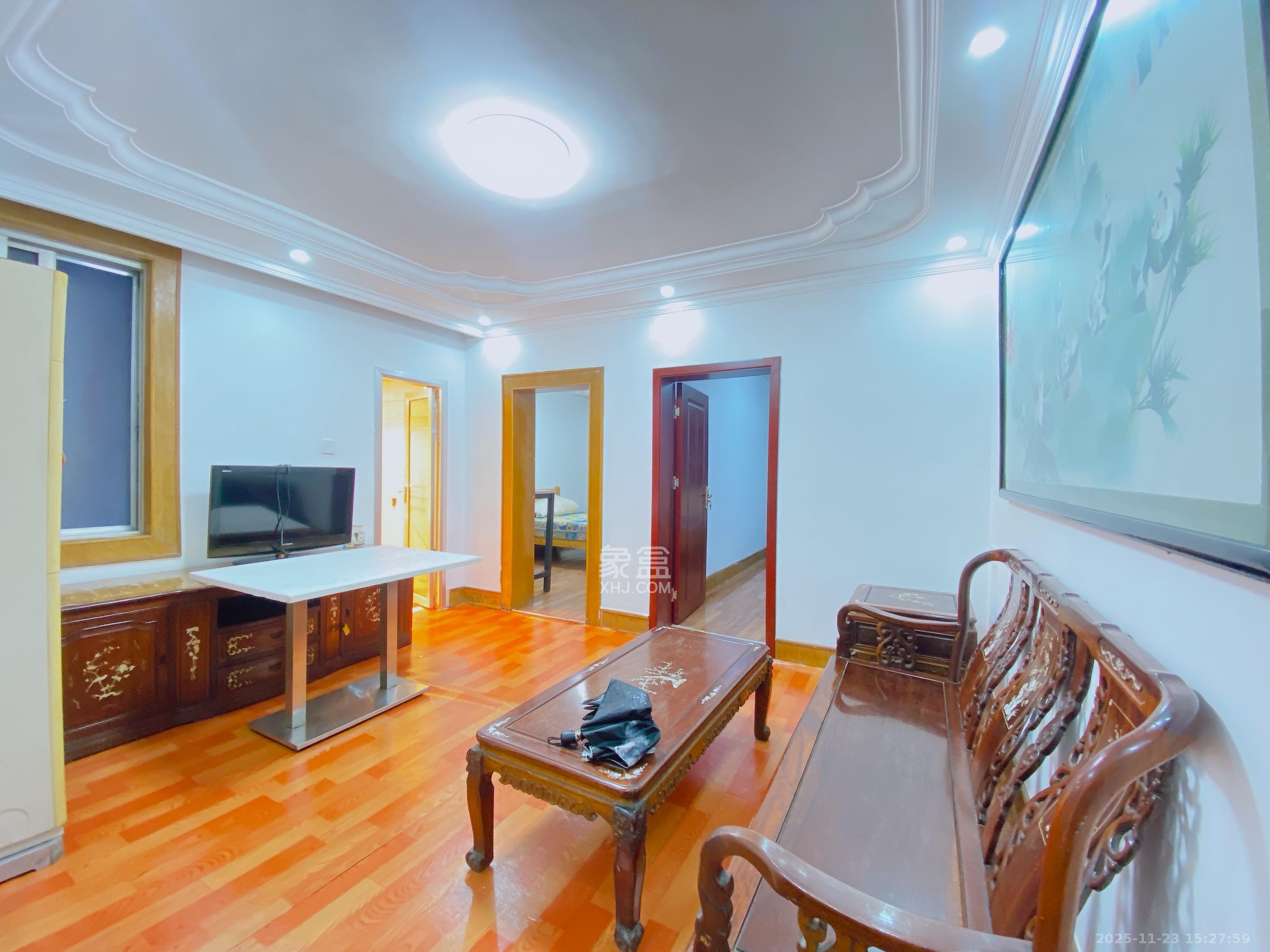 湖南省体育局单位宿舍（省体总会宿舍）  2室1厅1卫    2000.0元/月