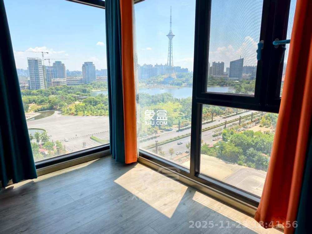 奥园养生城 4室2厅2卫 5000.0元/月 奥园养生城 4室2厅2卫 5000.0元/月室内图