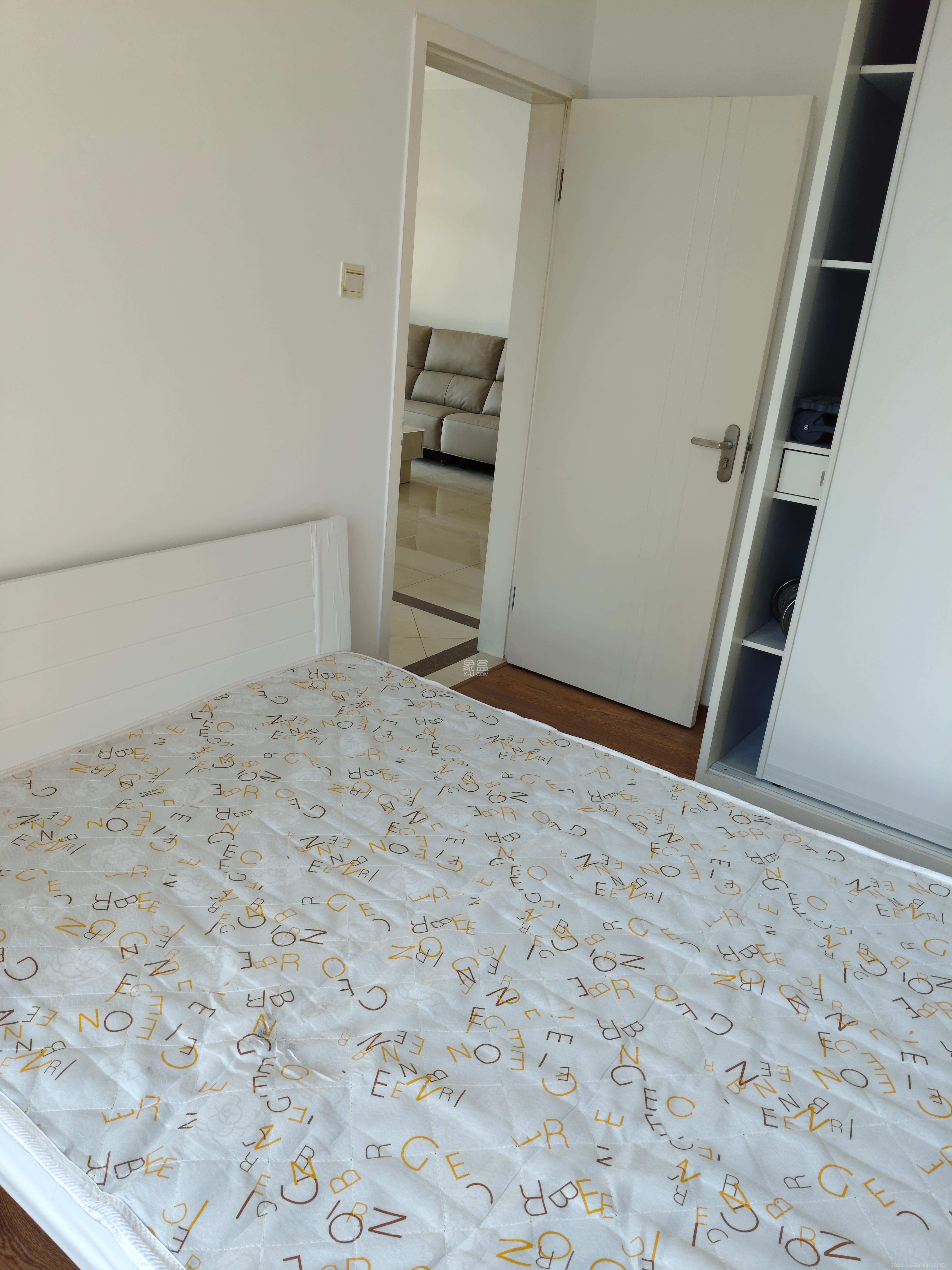 融科檀香山（融科紫檀、香山国际）  2室2厅1卫    3000.0元/月室内图