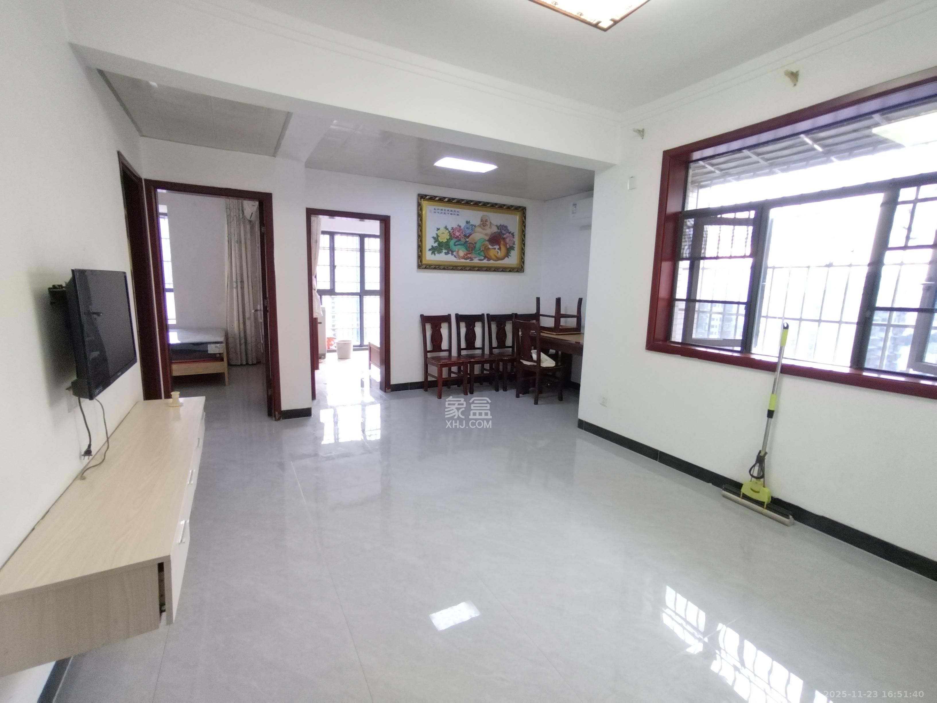 茶山馨苑  3室2厅1卫    2000.0元/月