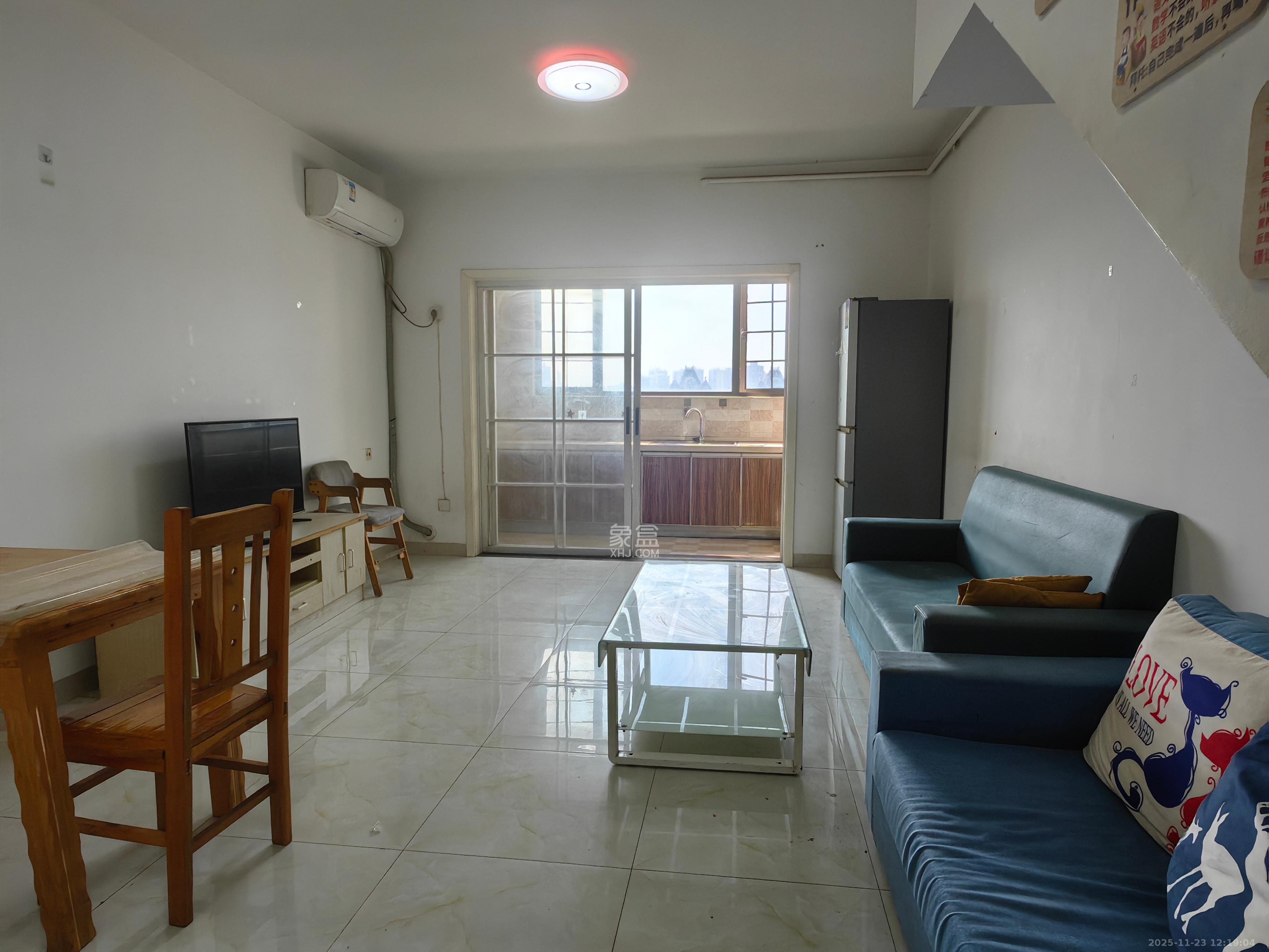 宏聚地中海  2室2厅2卫    1600.0元/月室内图1