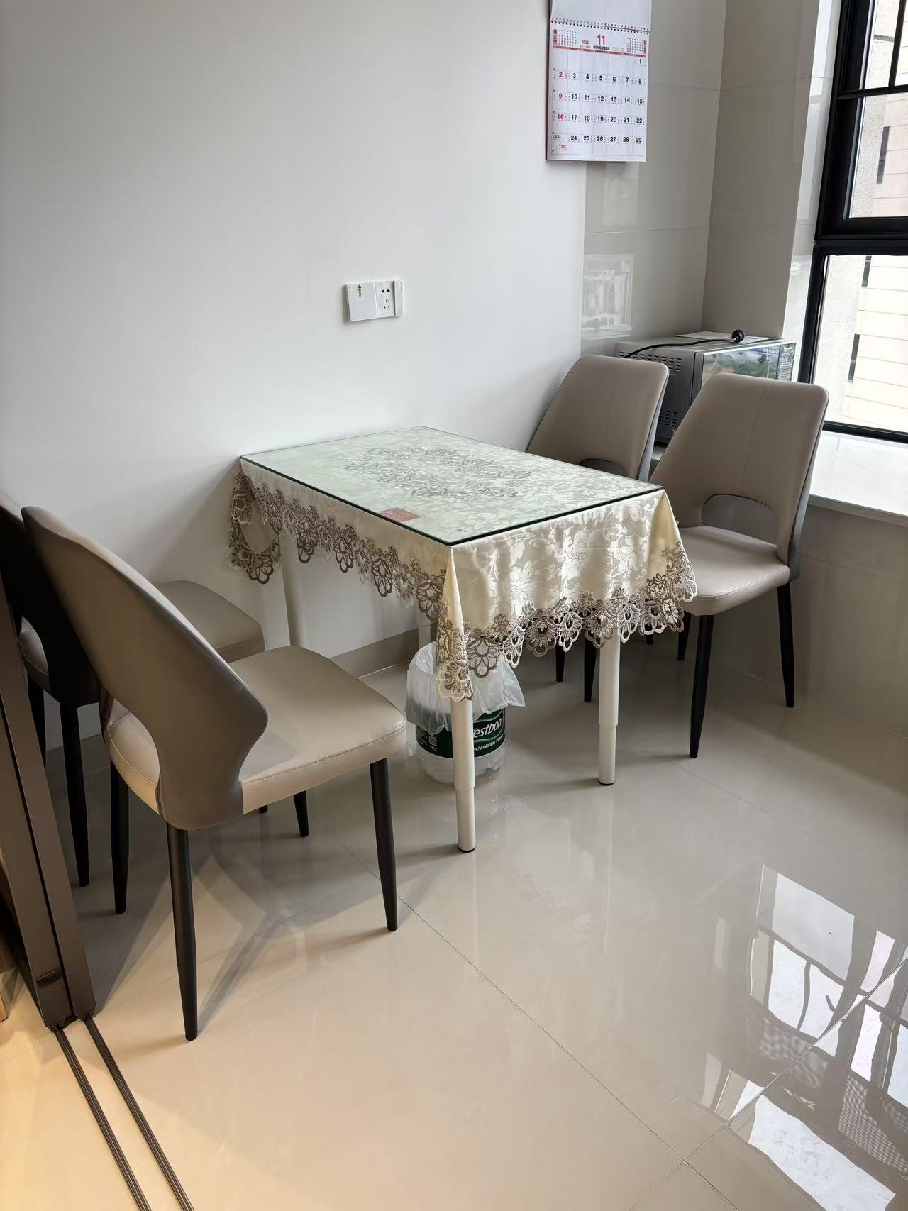 唯读逸臣公园 2室1厅1卫 1800.0元/月 唯读逸臣公园 2室1厅1卫 1800.0元/月室内图