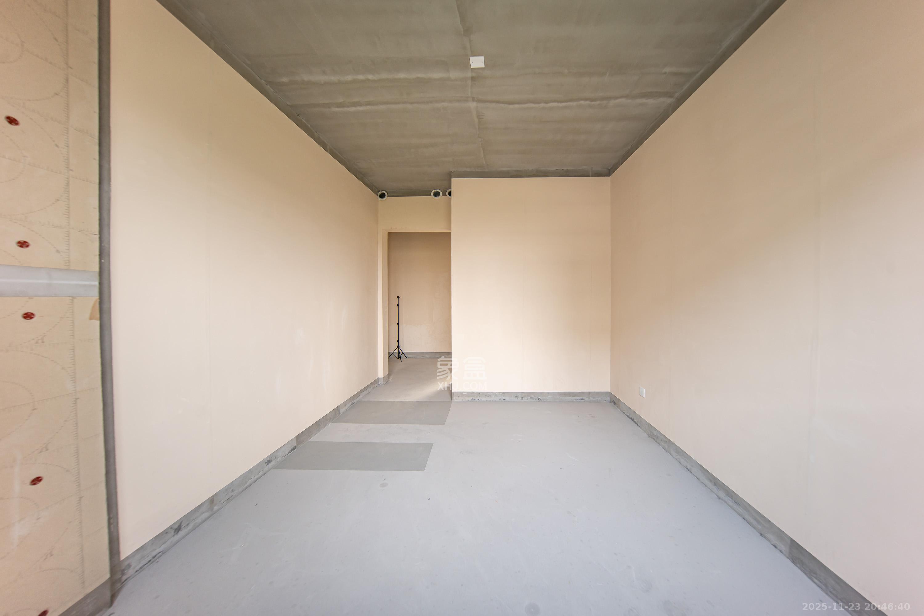 华润置地洋湖天序  4室2厅2卫    335.0万卧室