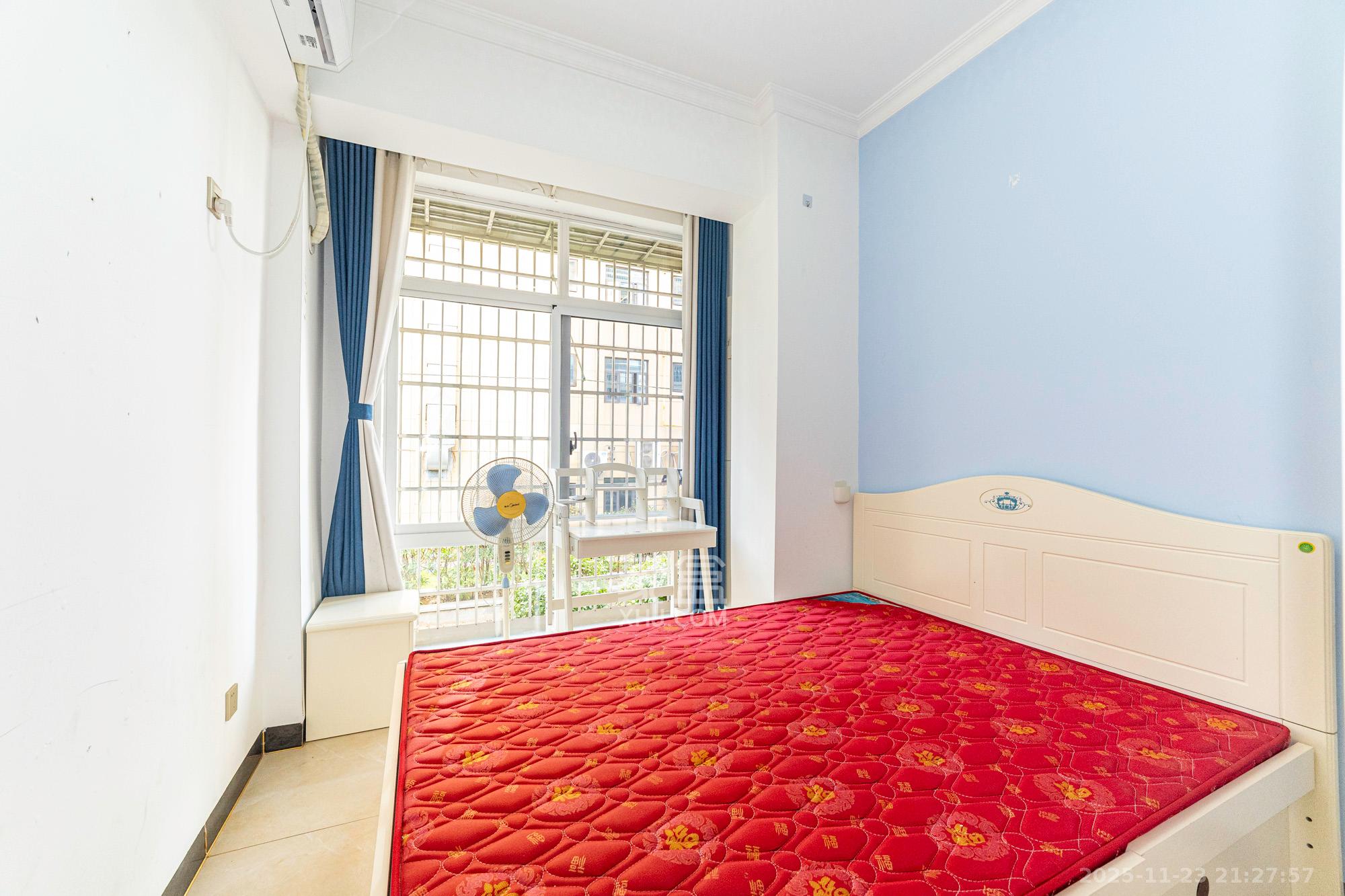 豪庭(江城豪庭) 3室2厅2卫 70.0万 豪庭(江城豪庭) 3室2厅2卫 70.0万卧室