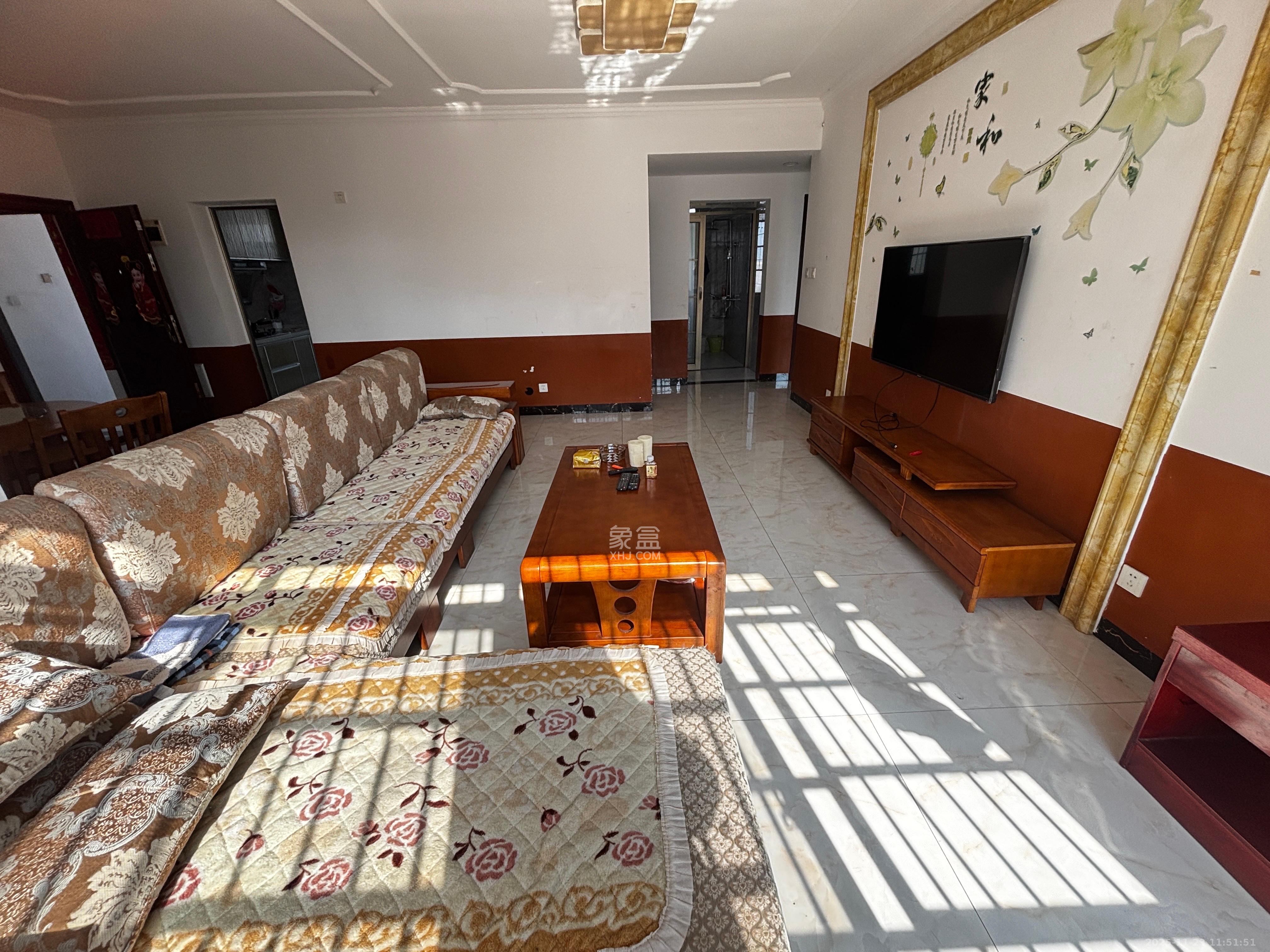 中欣楚天雅郡  3室2厅2卫    1800.0元/月室内图