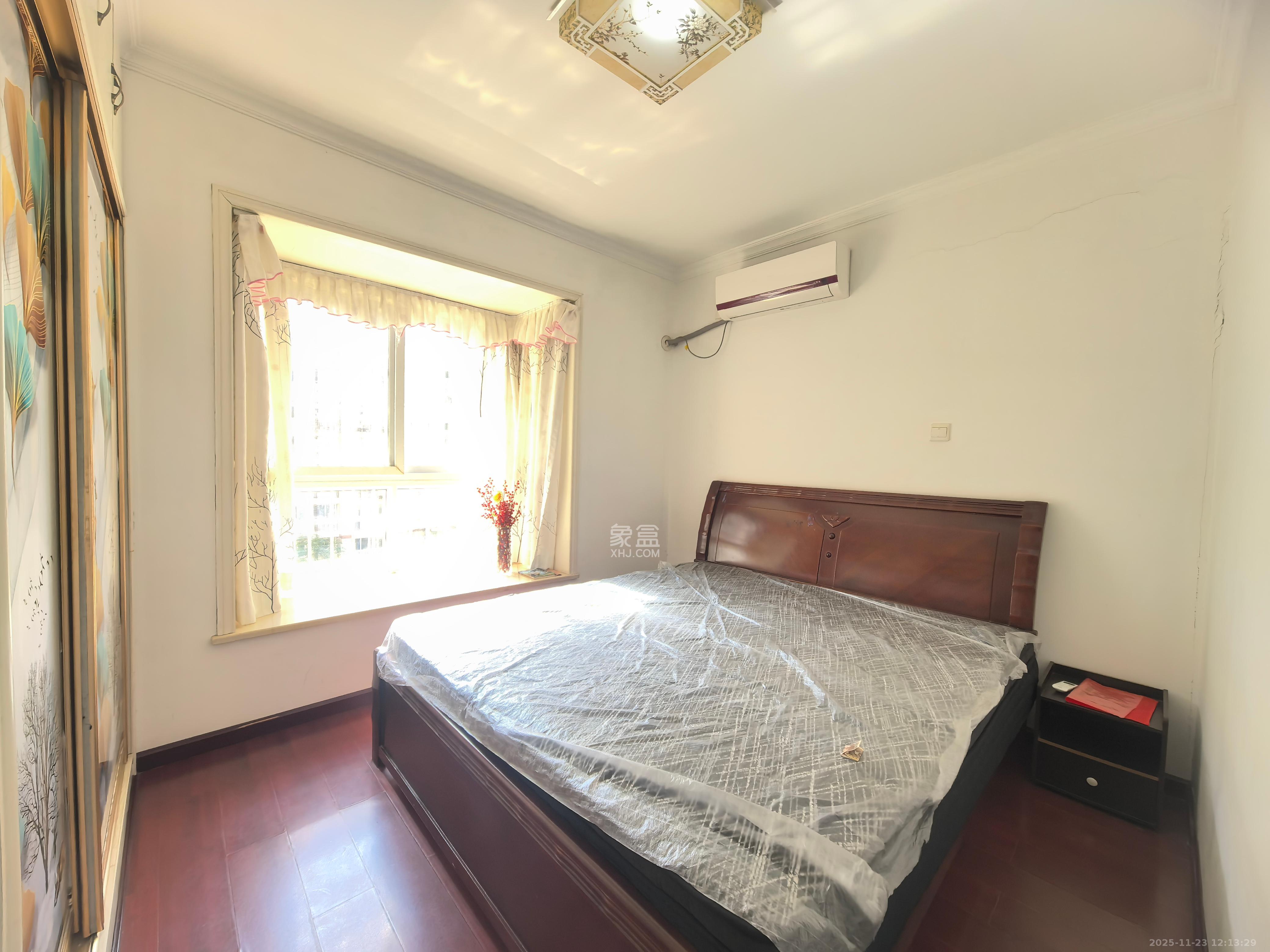 谷山乐园二期  3室2厅1卫    1800.0元/月室内图