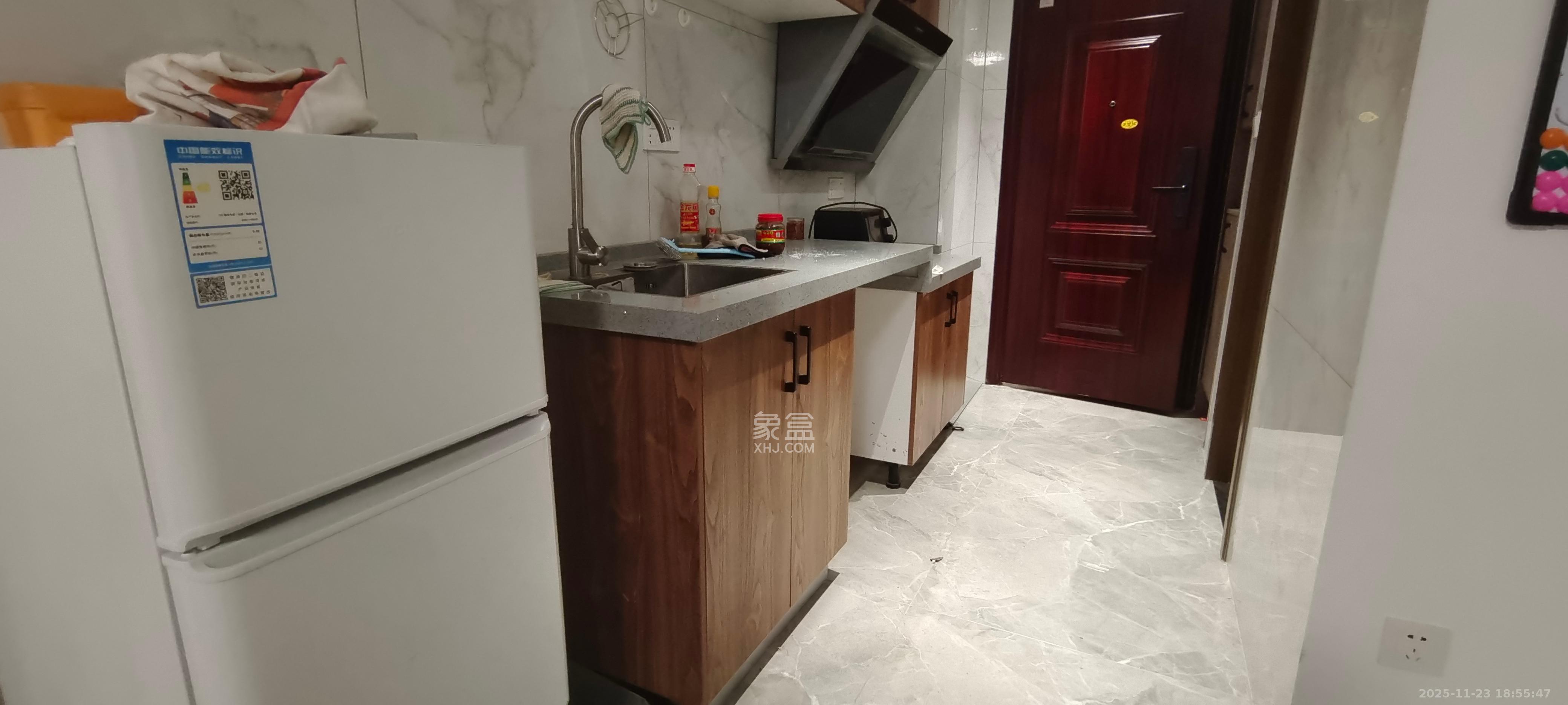 合能枫丹丽舍（柏悦名苑)  1室1厅1卫    1200.0元/月室内图