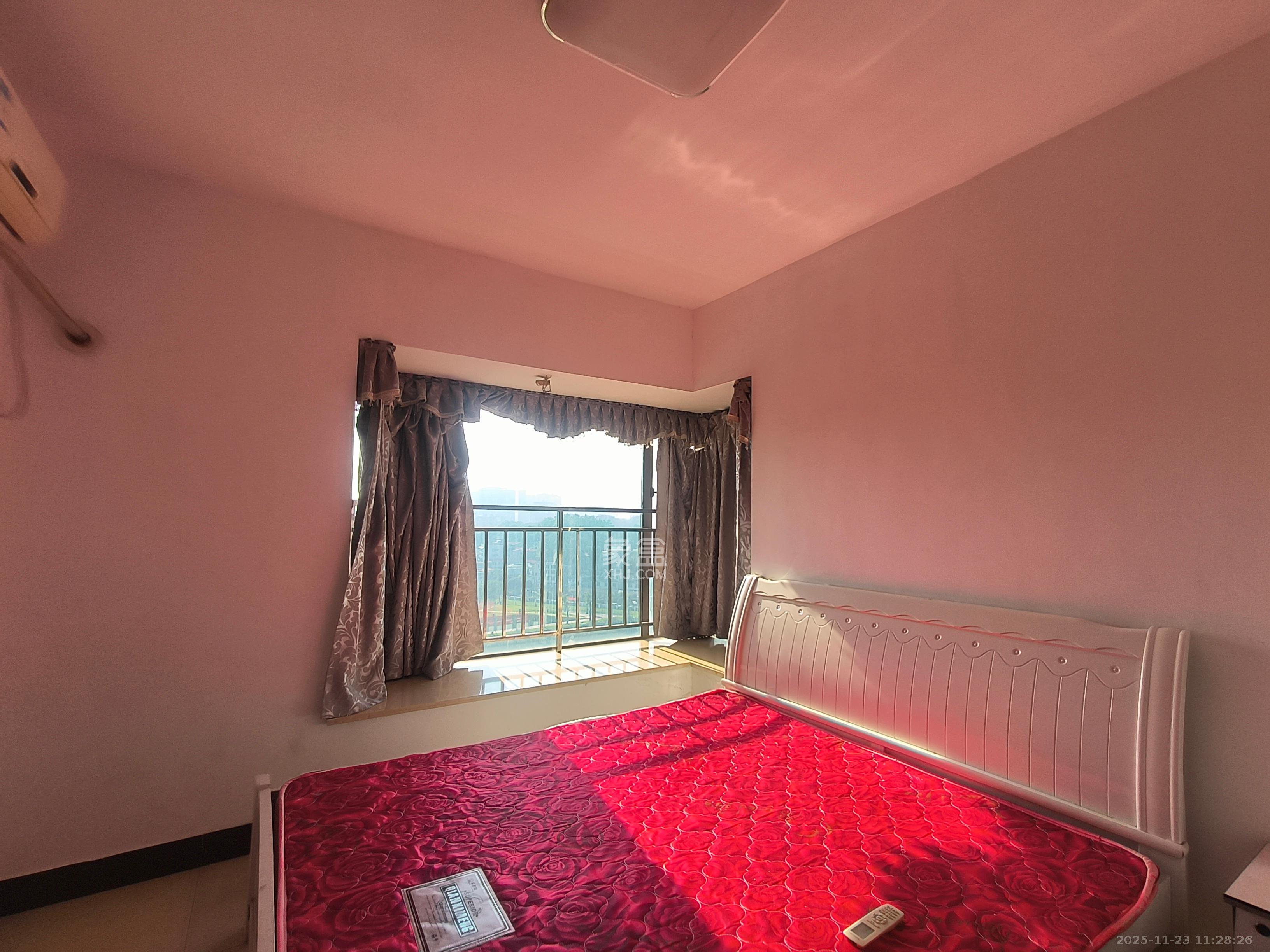 高信向日葵  3室2厅1卫    2500.0元/月室内图