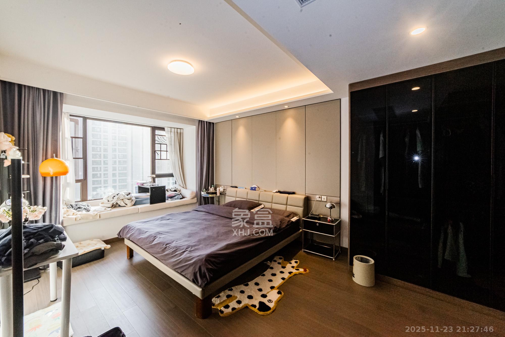 龙湖春江天玺 4室2厅2卫 245.0万 龙湖春江天玺 4室2厅2卫 245.0万卧室