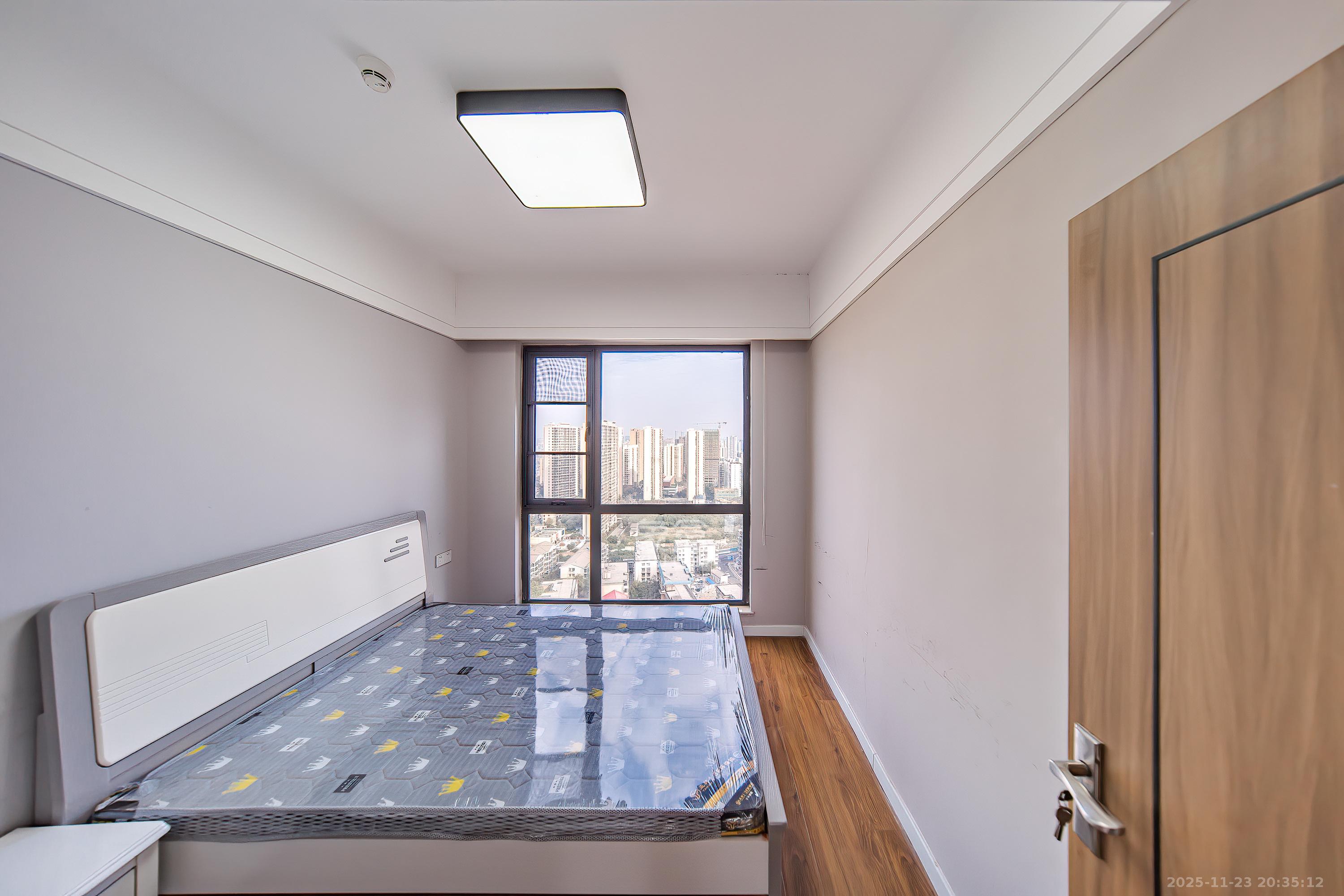 里约荟  3室2厅2卫    70.0万卧室