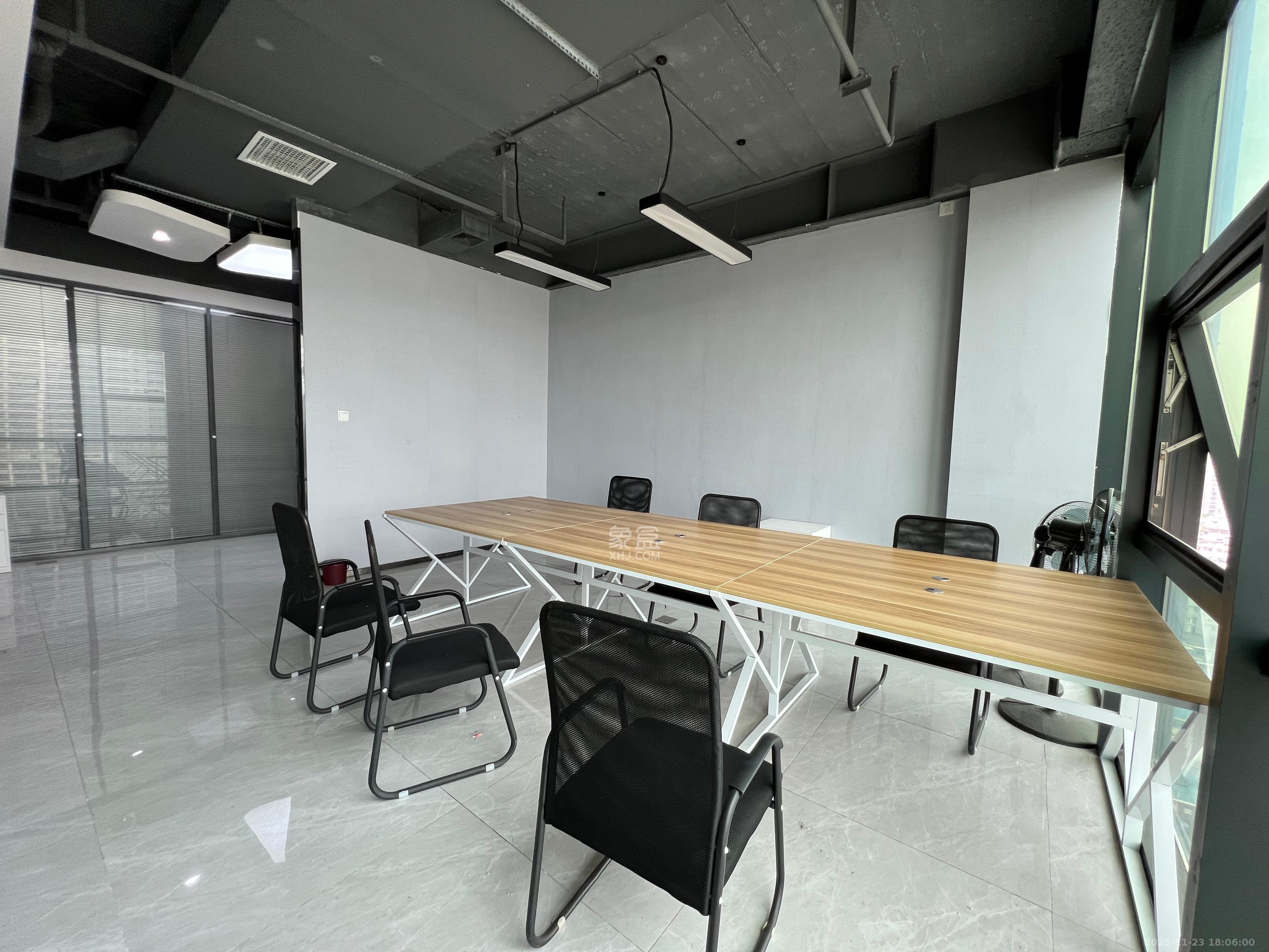 东盈商业广场（华泉城市广场）   120.0㎡      6000.0元/月室内图