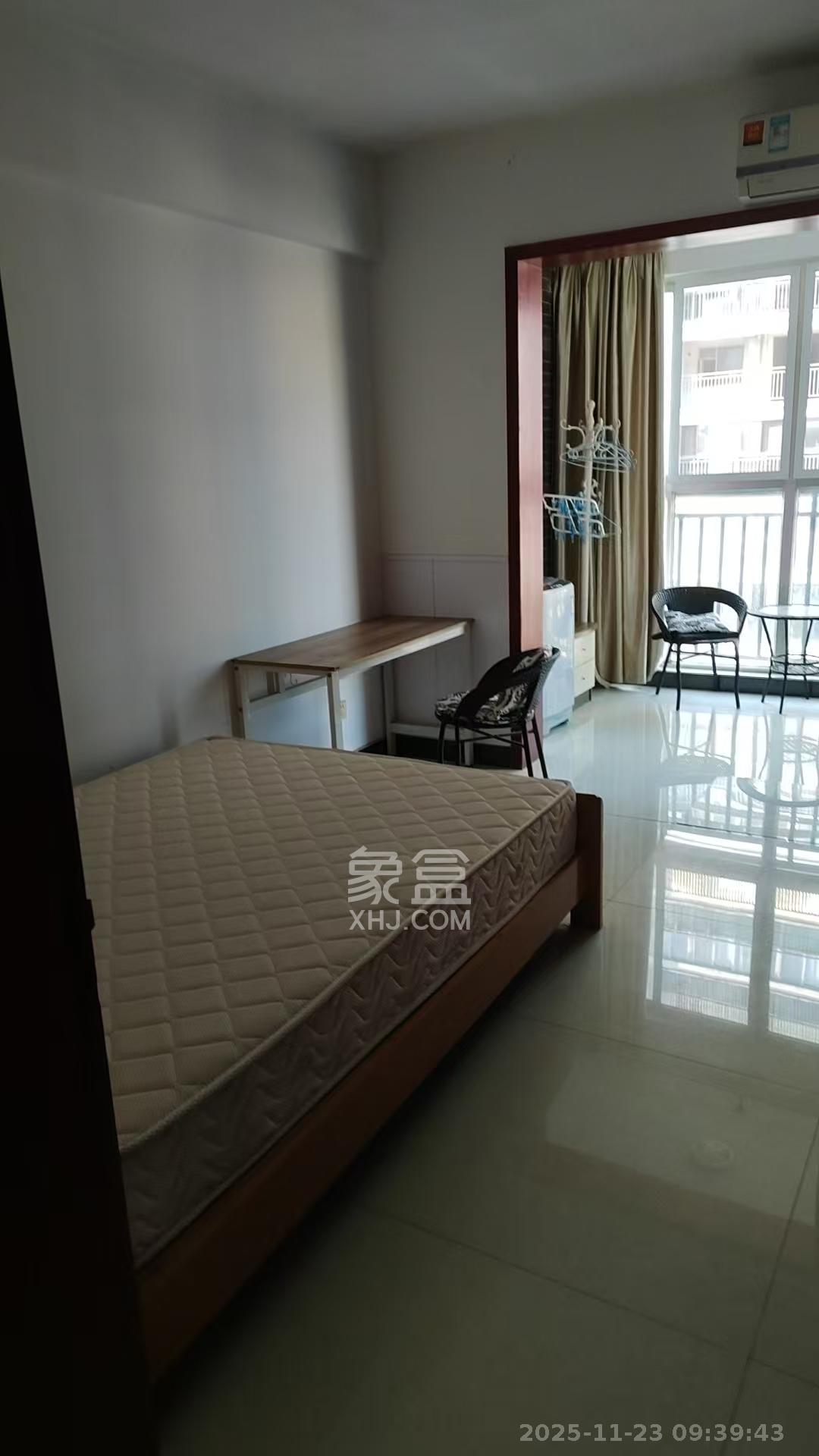 学府华庭  1室2厅1卫    2400.0元/月室内图