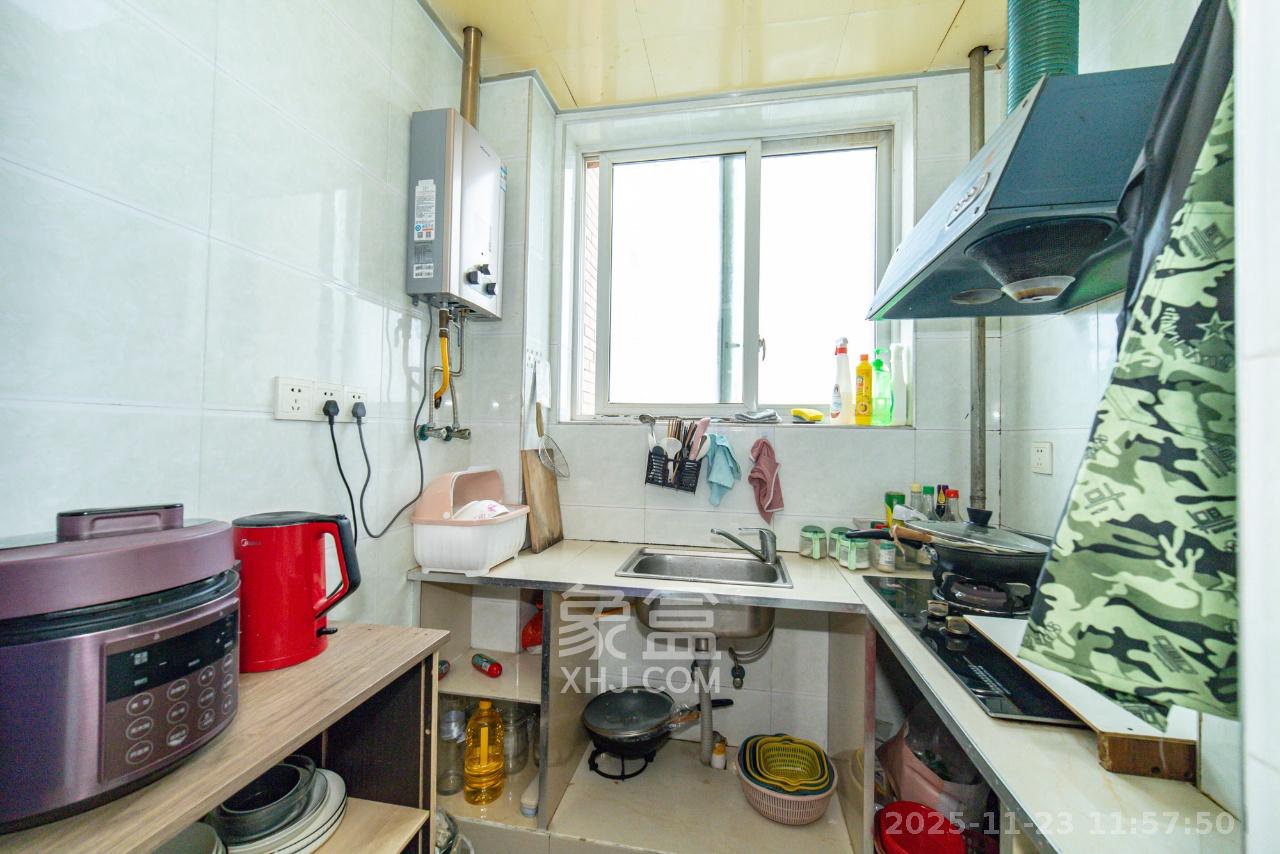 东方航标  1室1厅1卫    1100.0元/月室内图