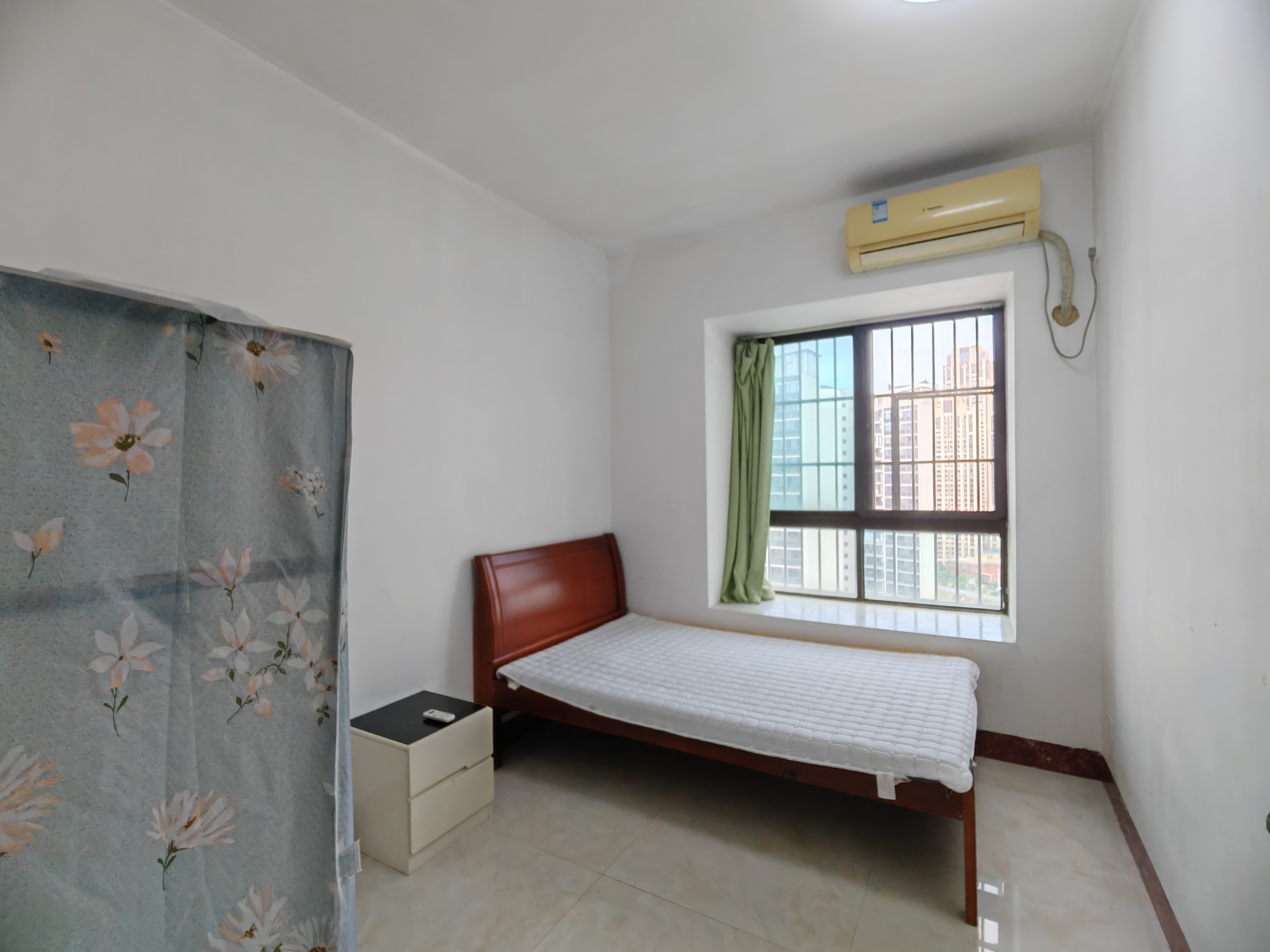 国和苑 3室2厅2卫 2800.0元/月 国和苑 3室2厅2卫 2800.0元/月室内图