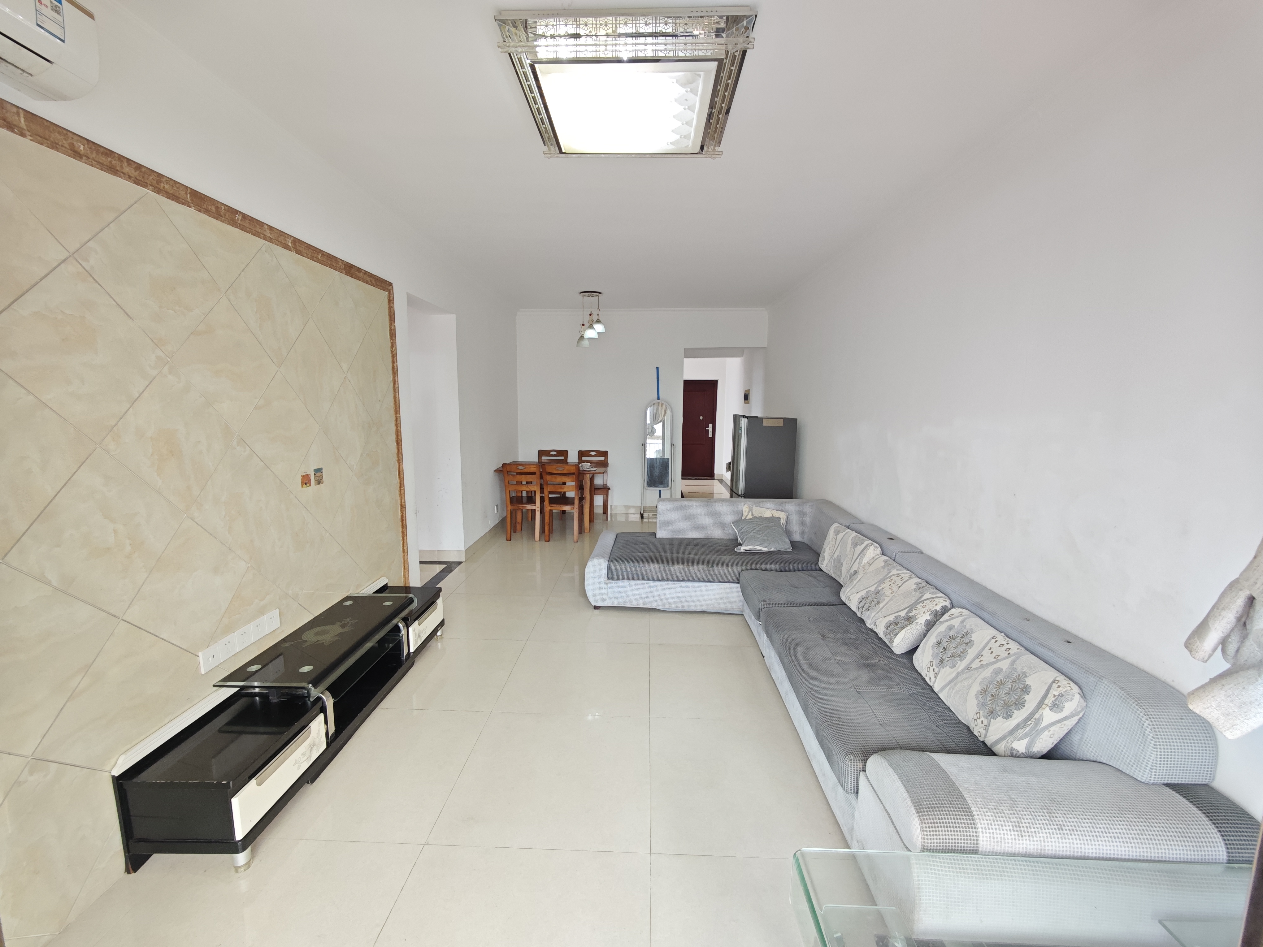 滨江绿都 2室1厅1卫 2300.0元/月 滨江绿都 2室1厅1卫 2300.0元/月室内图