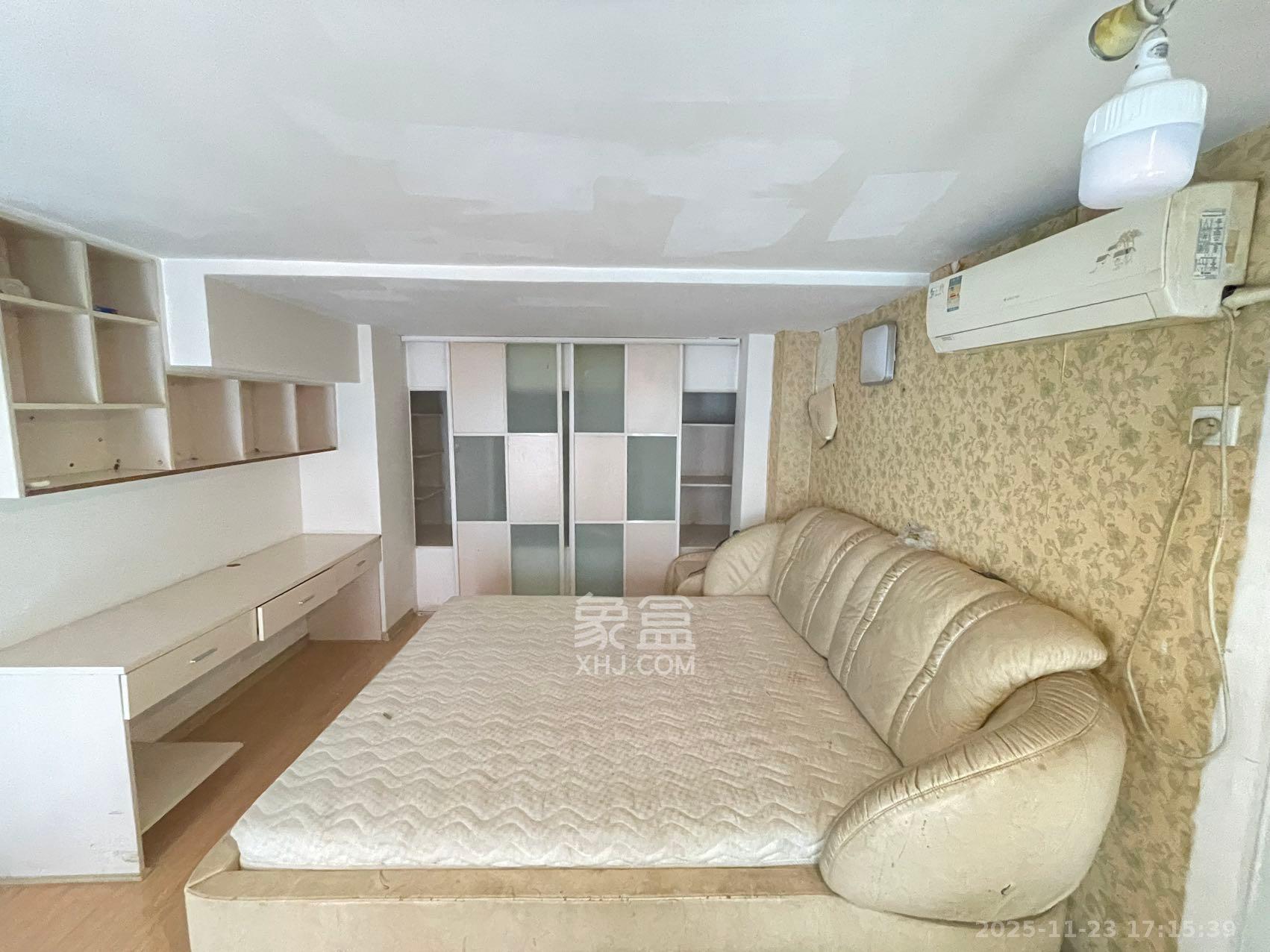 他城（天鸿时代公寓）  1室1厅1卫    1100.0元/月室内图