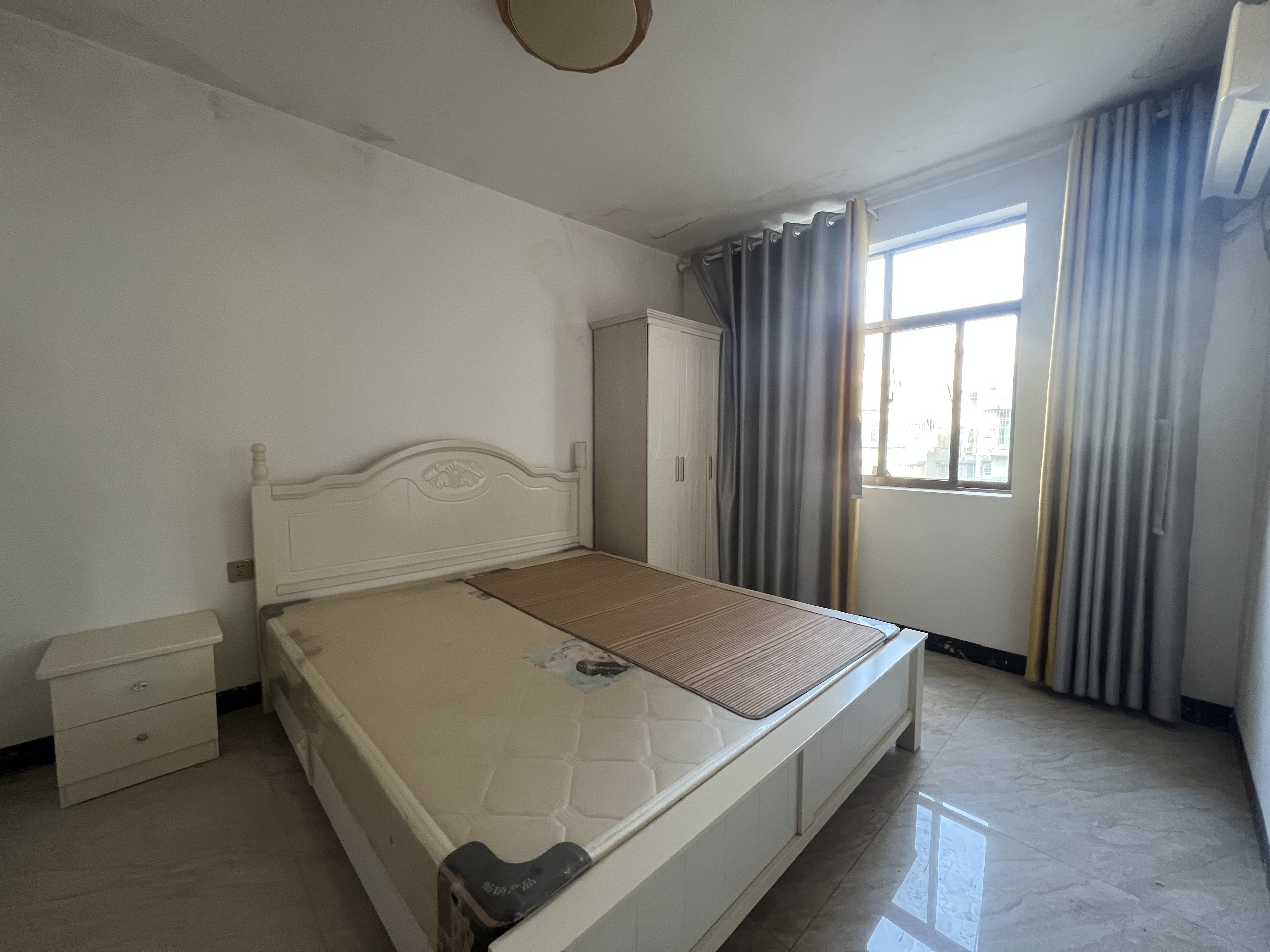 人民路散盘 1室0厅0卫 1500.0元/月 人民路散盘 1室0厅0卫 1500.0元/月室内图