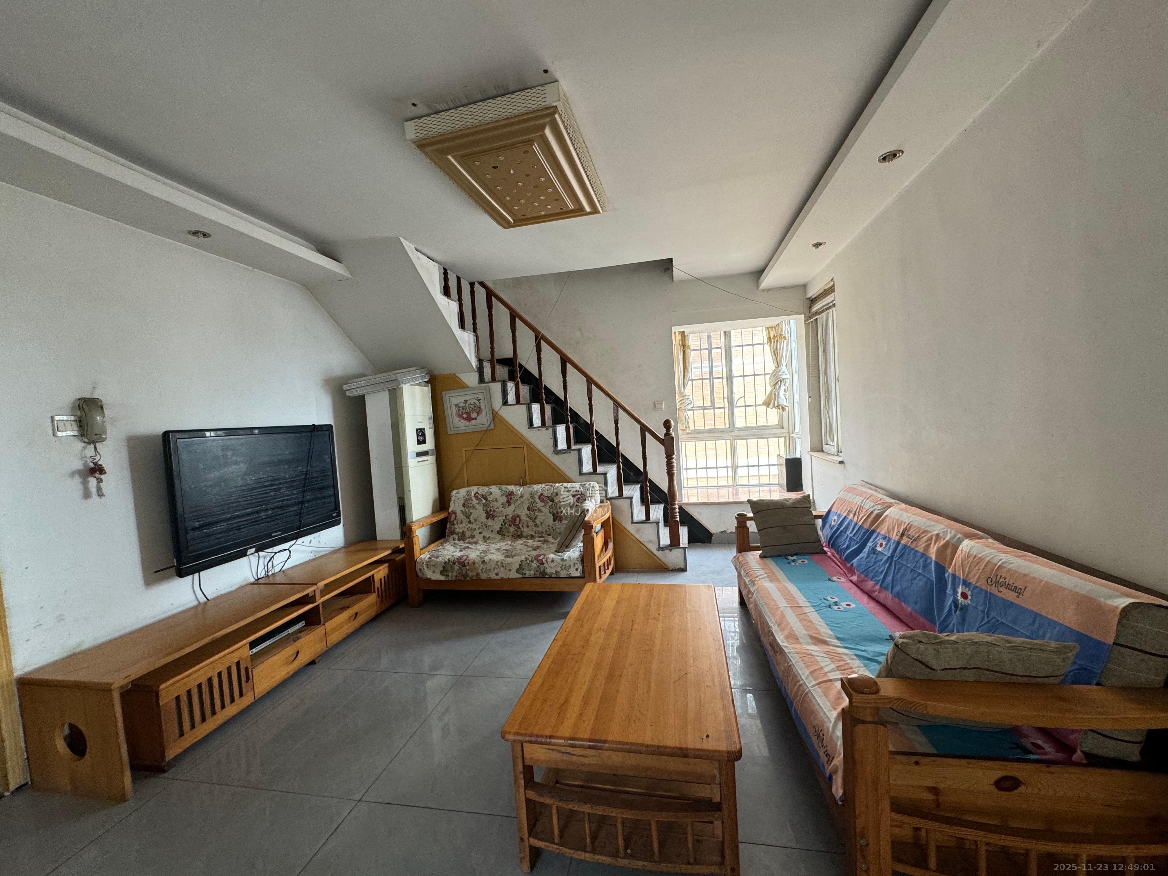 景环小区  4室2厅2卫    2200.0元/月