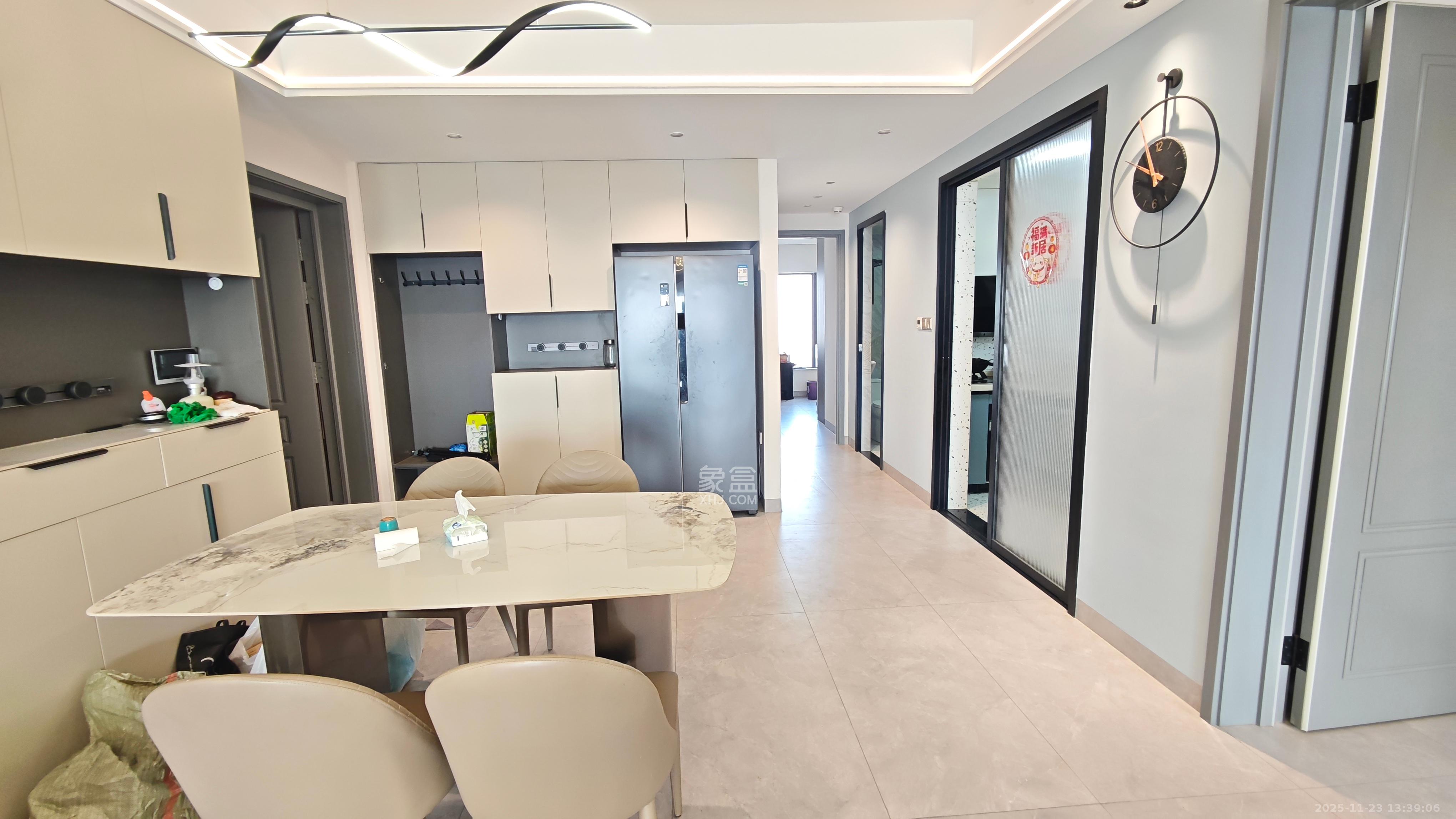 阳光城尚东湾凌云府 3室2厅2卫 3300.0元/月 阳光城尚东湾凌云府 3室2厅2卫 3300.0元/月室内图